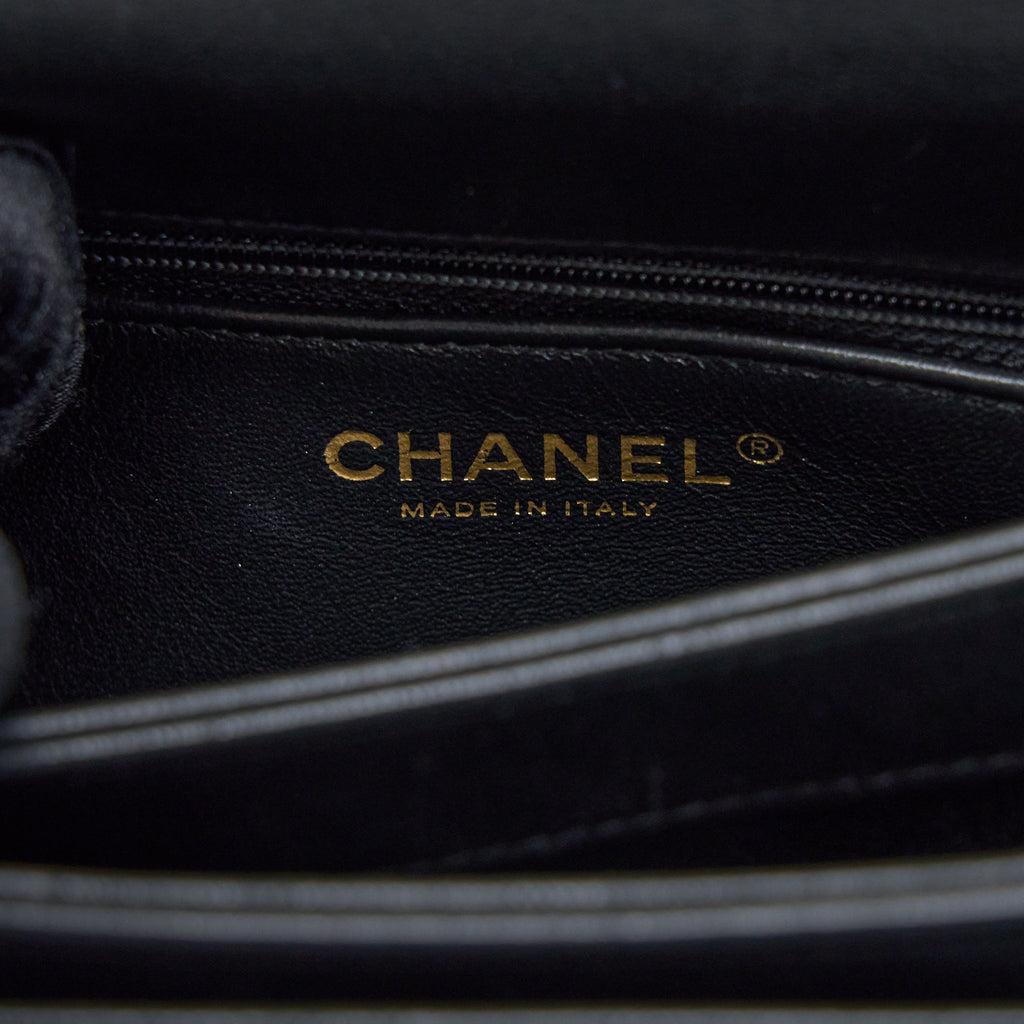 chanel-chevron-trendy-cc-flap-bag-lambskin-black-lghw