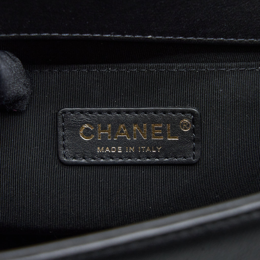 chanel-medium-boy-bag-calfskin-black-brushed-ghw