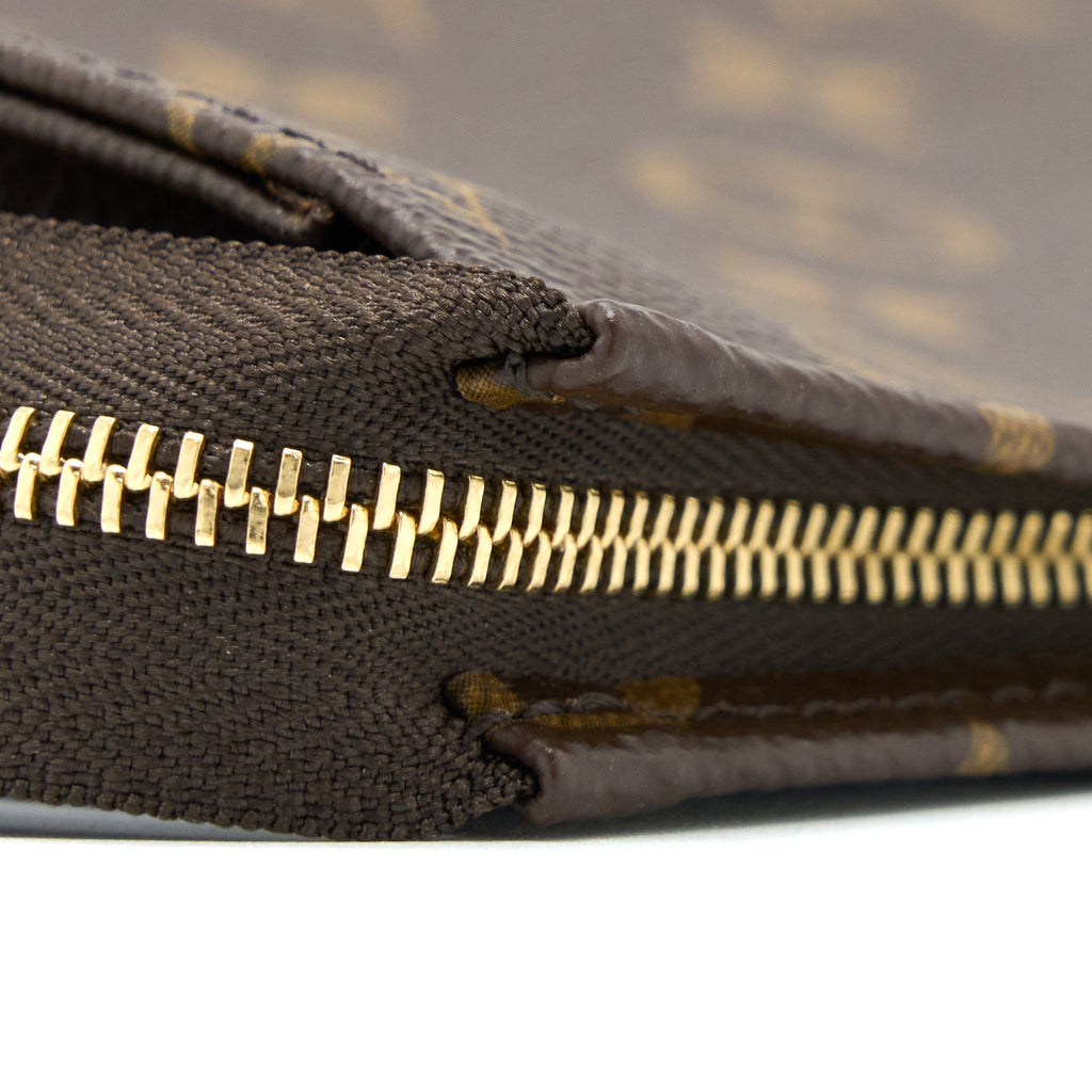 louis-vuitton-toiletry-pochette-26-monogram-canvas-ghw-4