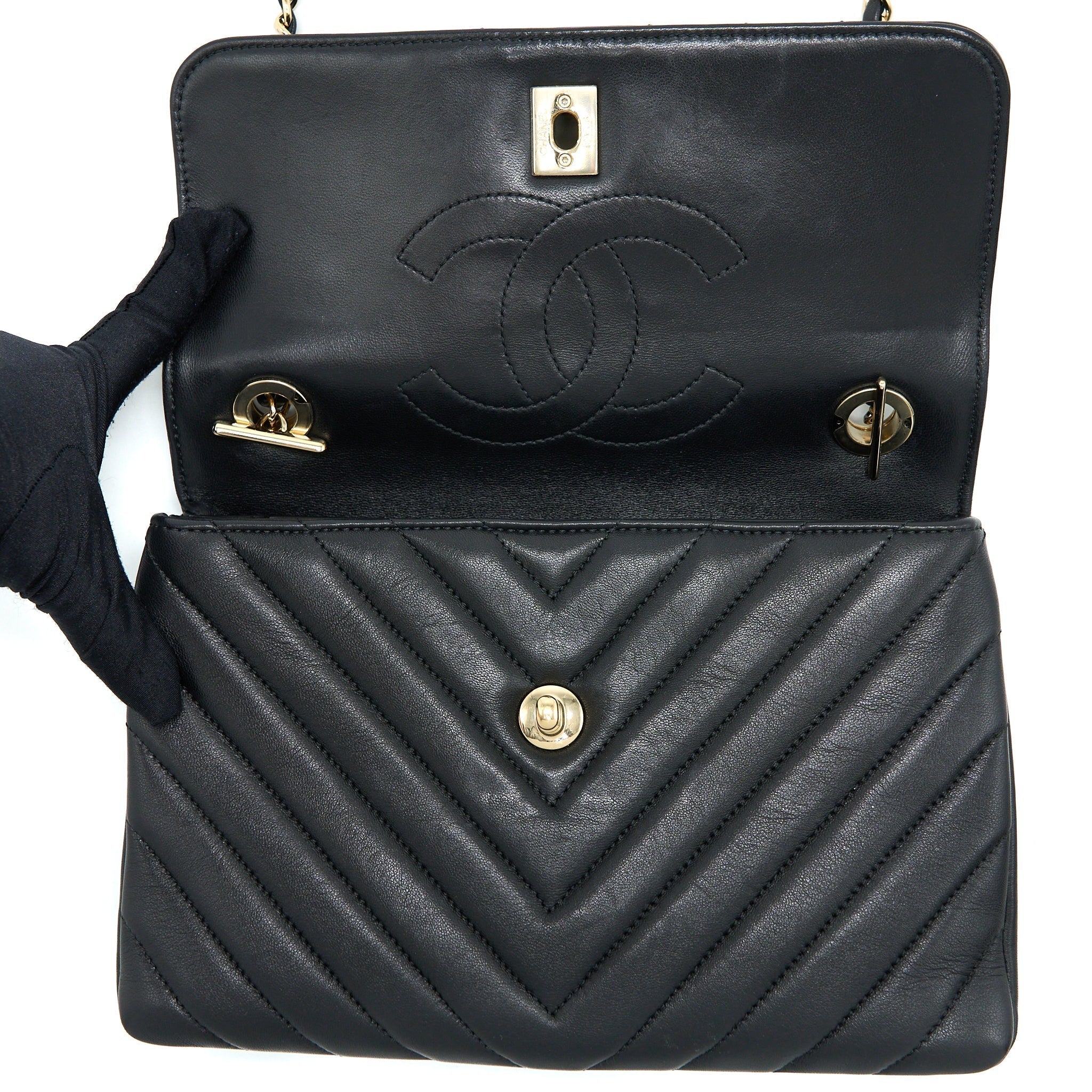chanel-chevron-trendy-cc-flap-bag-lambskin-black-lghw