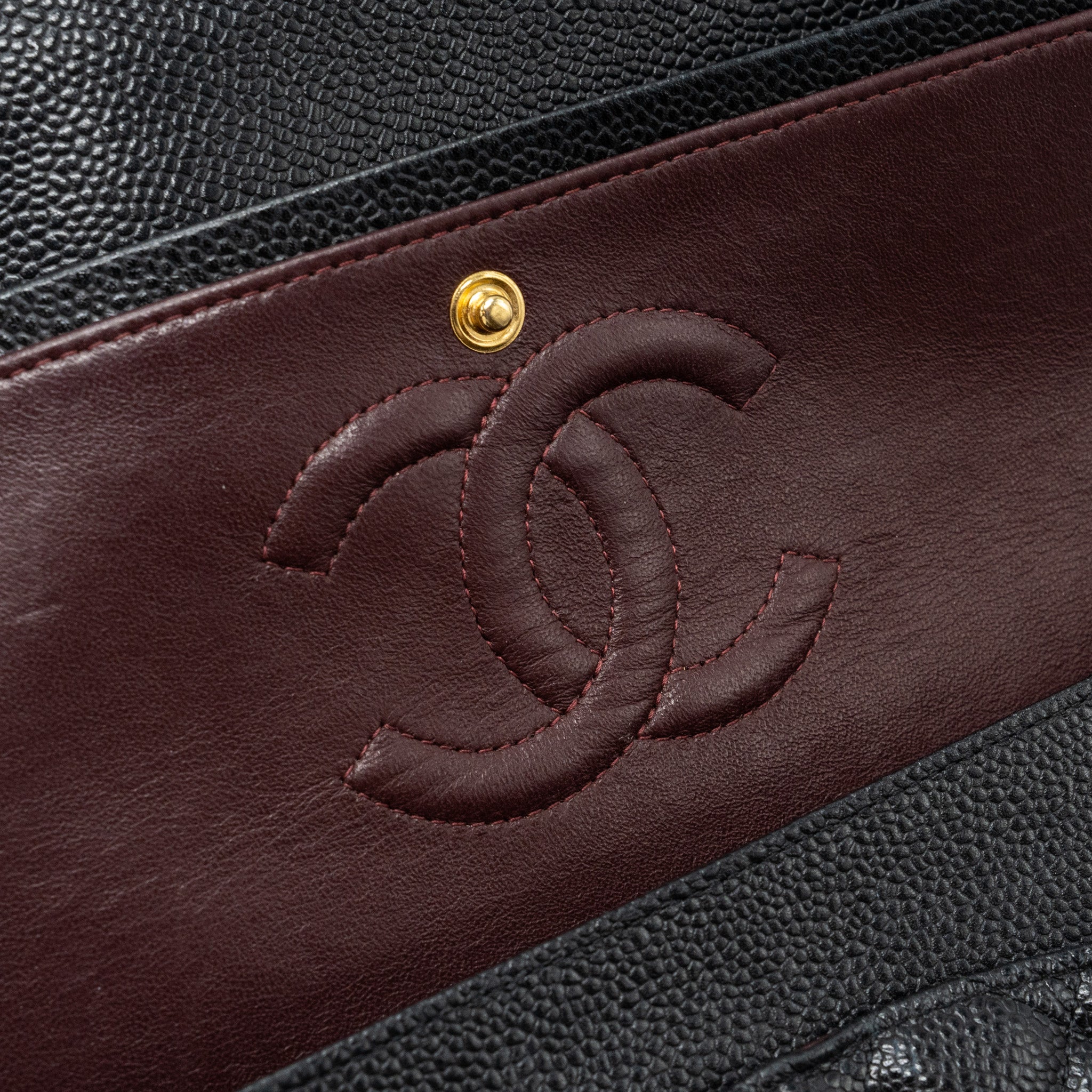 chanel-medium-classic-double-flap-bag-caviar-ghw