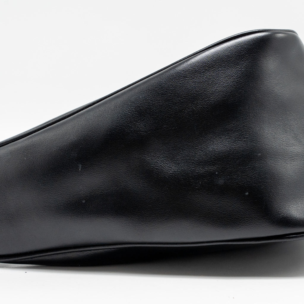 prada-triangle-shoulder-bag-leather-black-shw-no-price