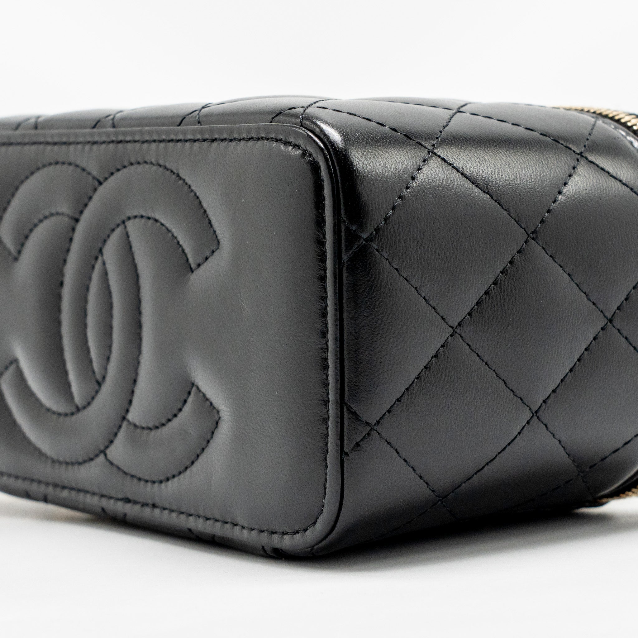 chanel-long-vanity-with-chain-detail-cc-logo-lambskin-black-ghwmicrochip