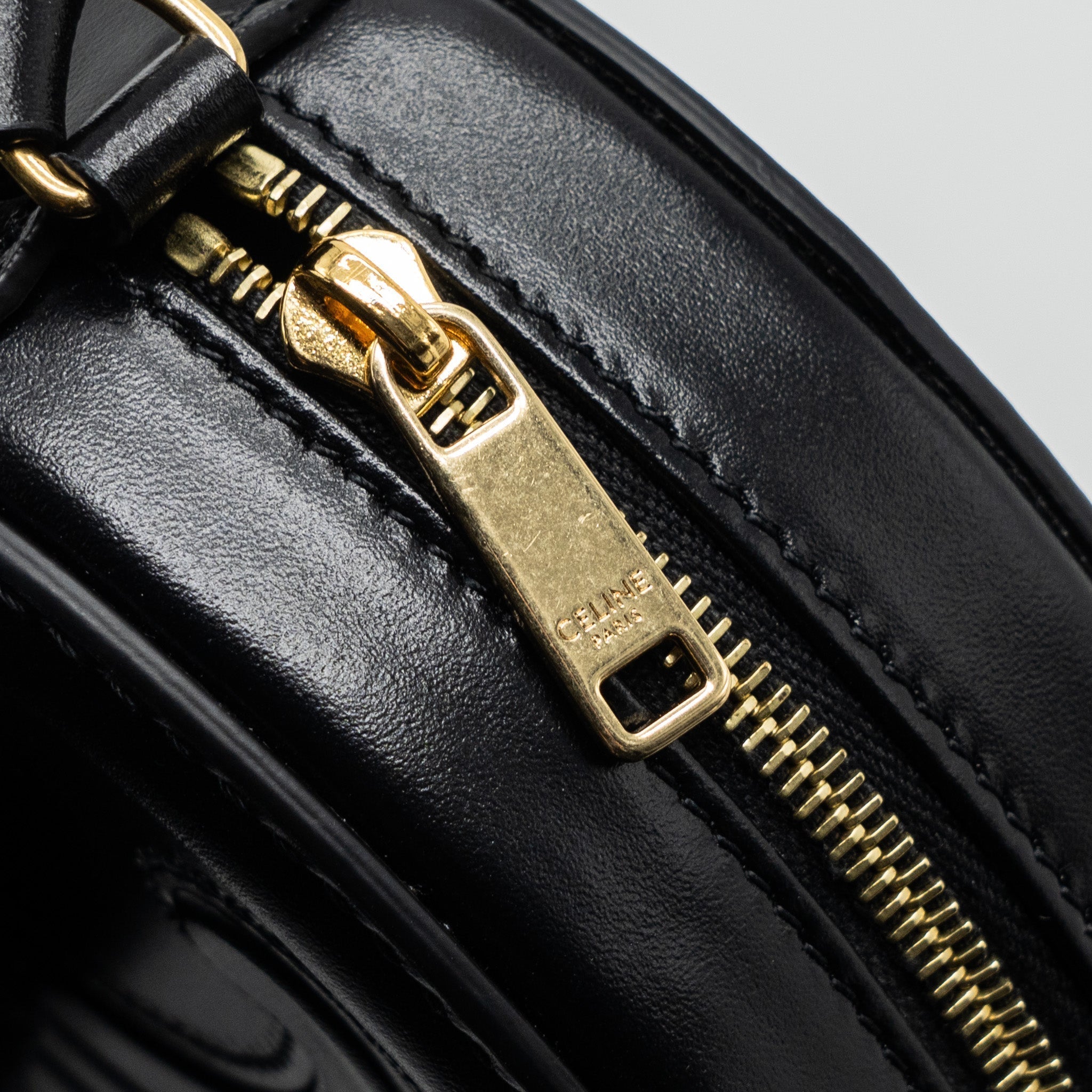 celine-oval-bag-cuir-triumphed-calfskin-black-ghw