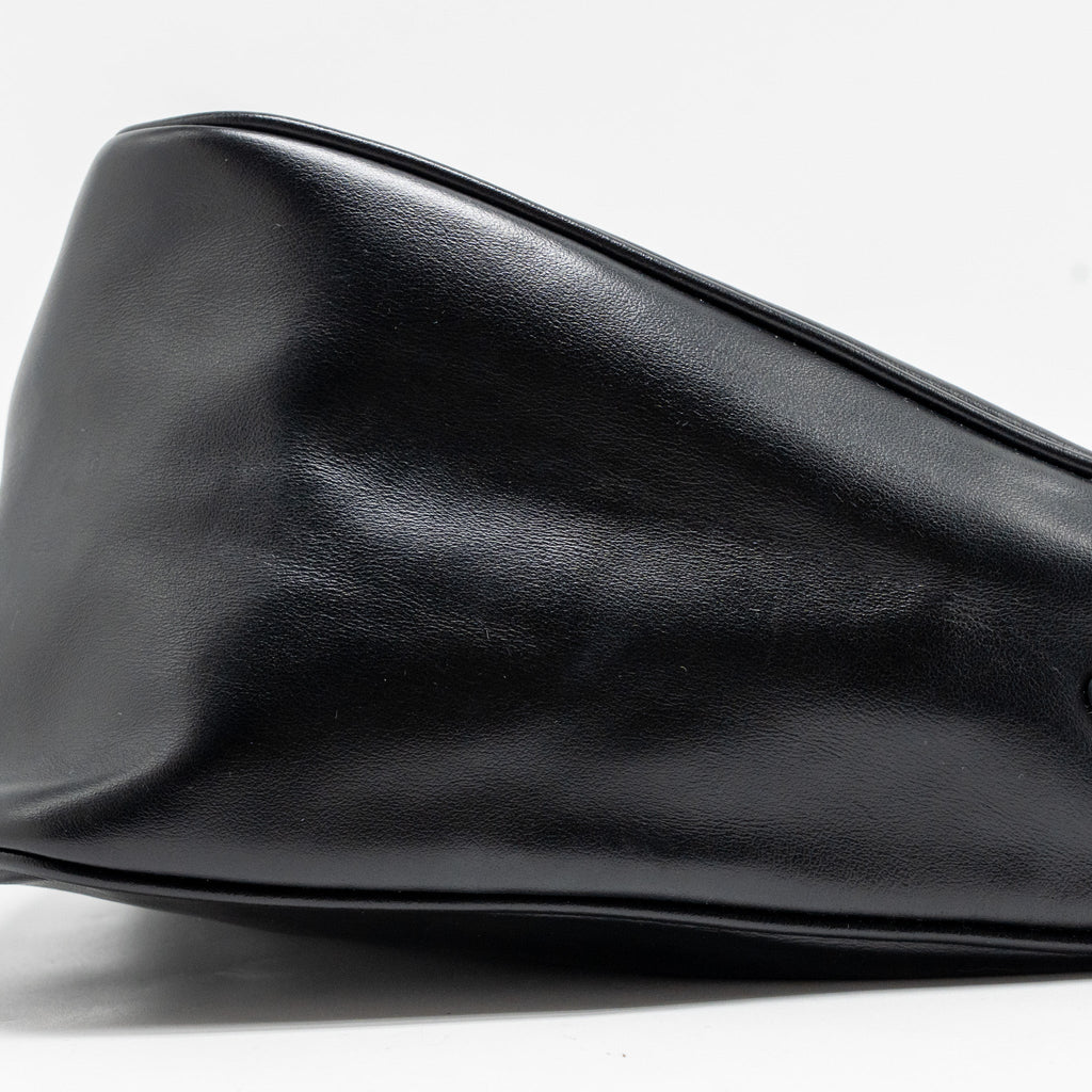 prada-triangle-shoulder-bag-leather-black-shw-no-price