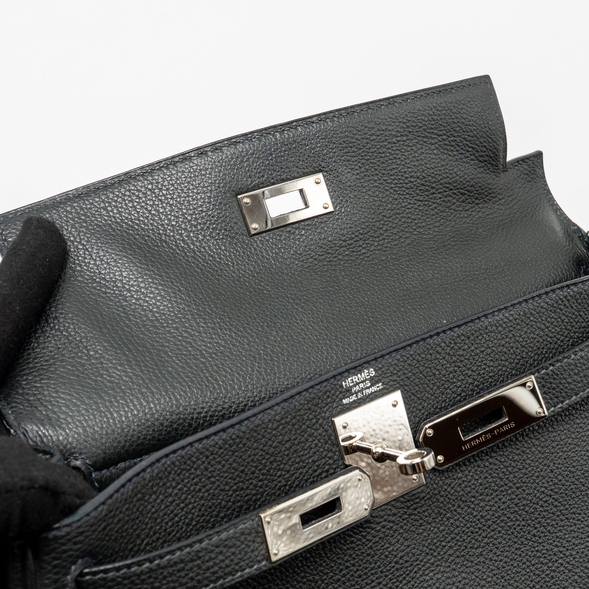 hermes-kelly-28-clemence-graphite-shw-stamp-square-q