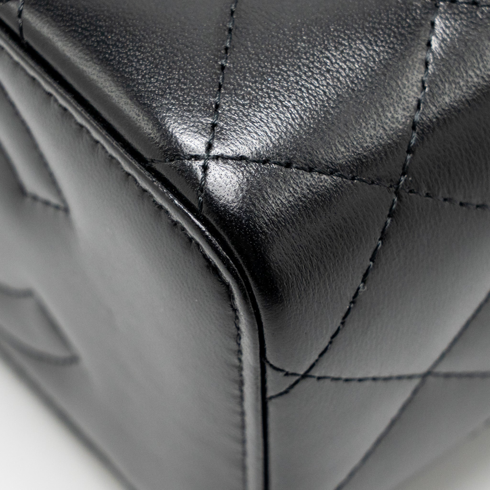 chanel-long-vanity-with-chain-detail-cc-logo-lambskin-black-ghwmicrochip