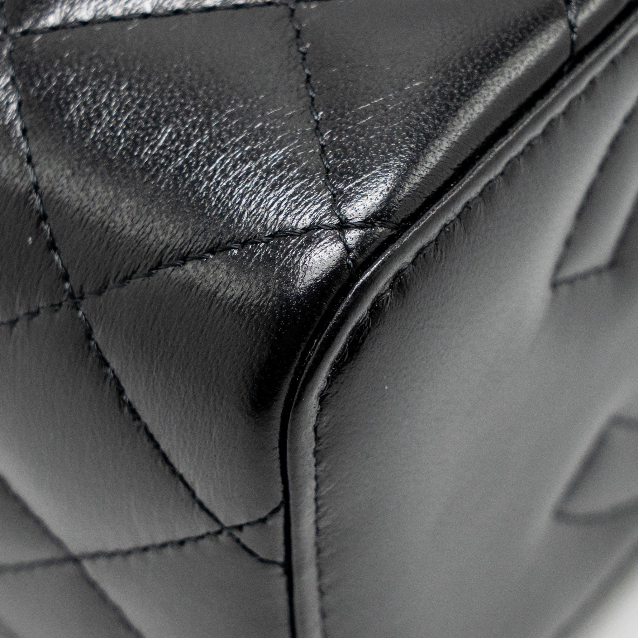 chanel-long-vanity-with-chain-detail-cc-logo-lambskin-black-ghwmicrochip