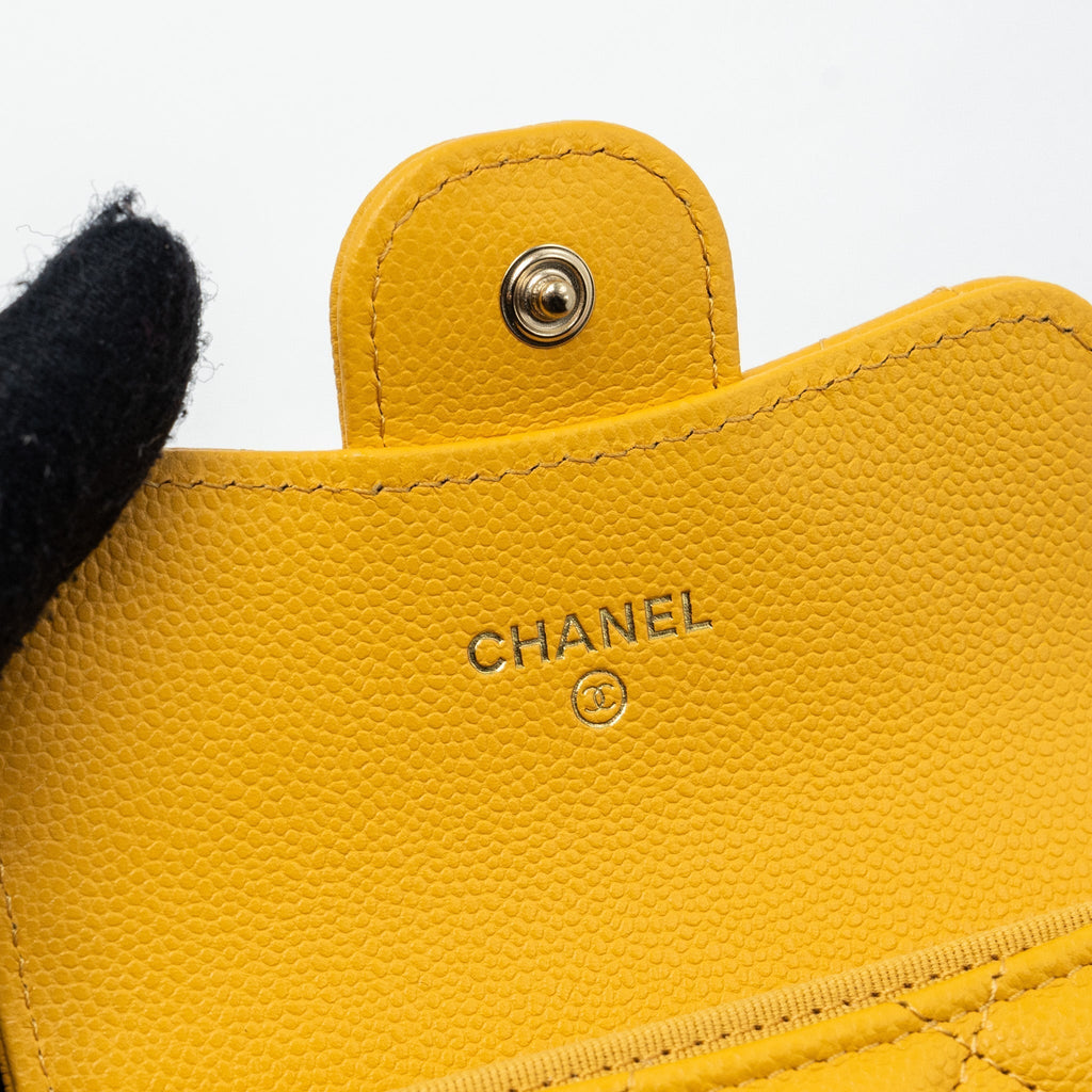 chanel-classic-flap-card-holder-caviar-yellow-lghw-mircochip