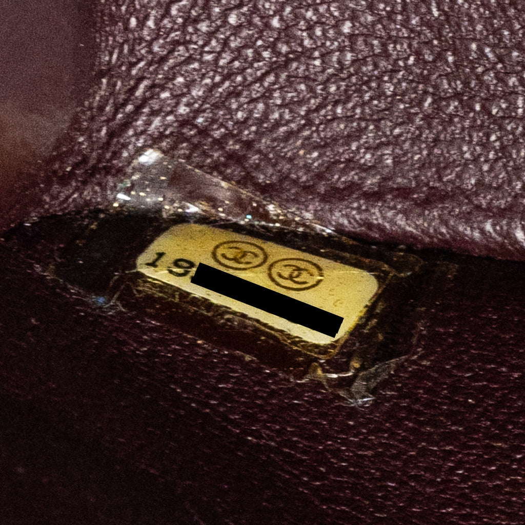 chanel-medium-classic-double-flap-bag-caviar-ghw