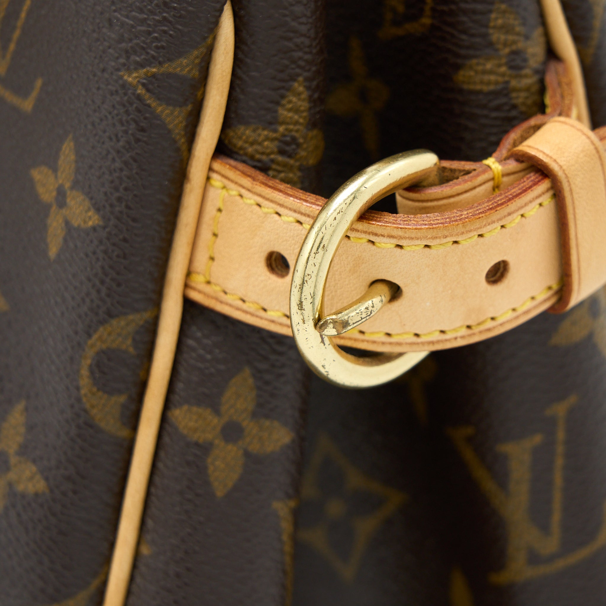 louis-vuitton-tote-bag-monogram-canvas-tote-bag