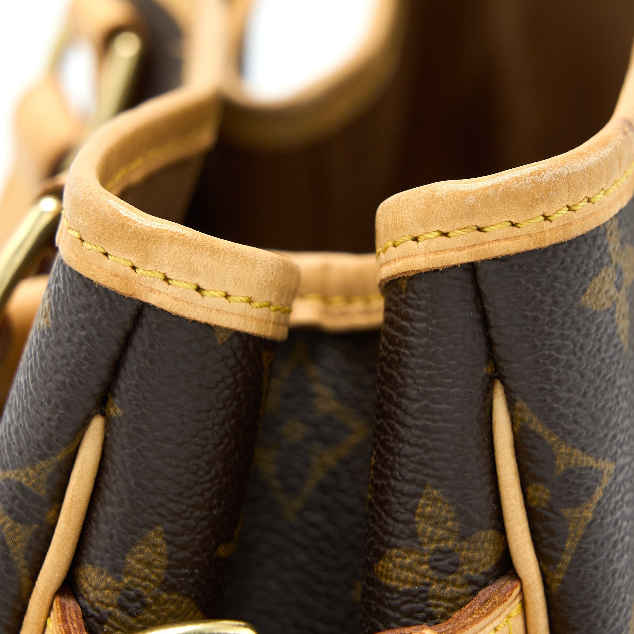 louis-vuitton-tote-bag-monogram-canvas-tote-bag