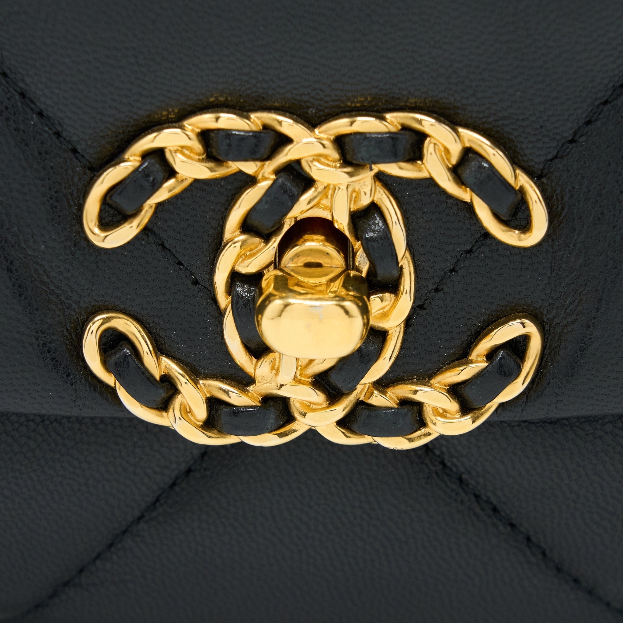 chanel-small-19-bag-lambskin-black-ghw