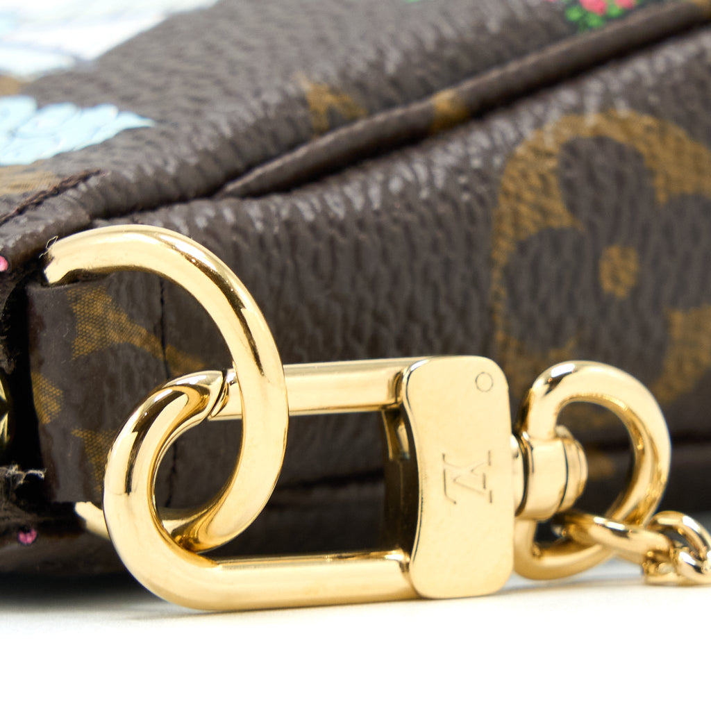 copy-of-louis-vuitton-2022-christmas-limited-mini-pochette-accessories-monogram-seoul-boutique-ghw