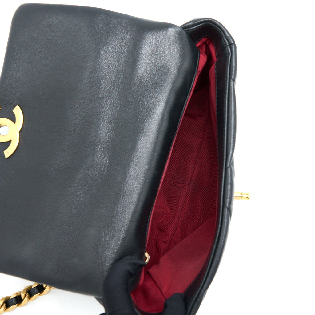 chanel-small-19-bag-lambskin-black-ghw