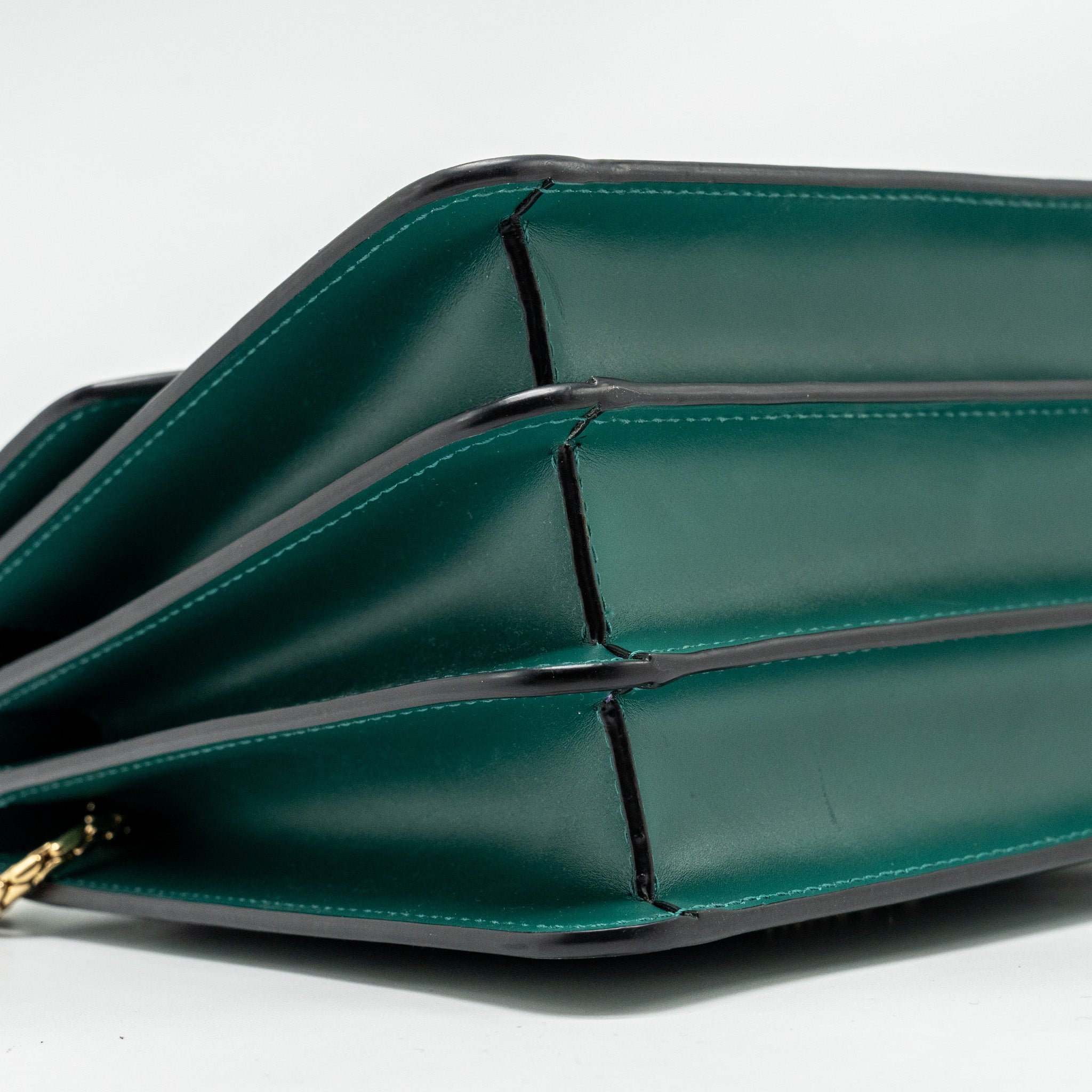 bvlgari-serpenti-forever-top-handle-calfskin-green-ghw