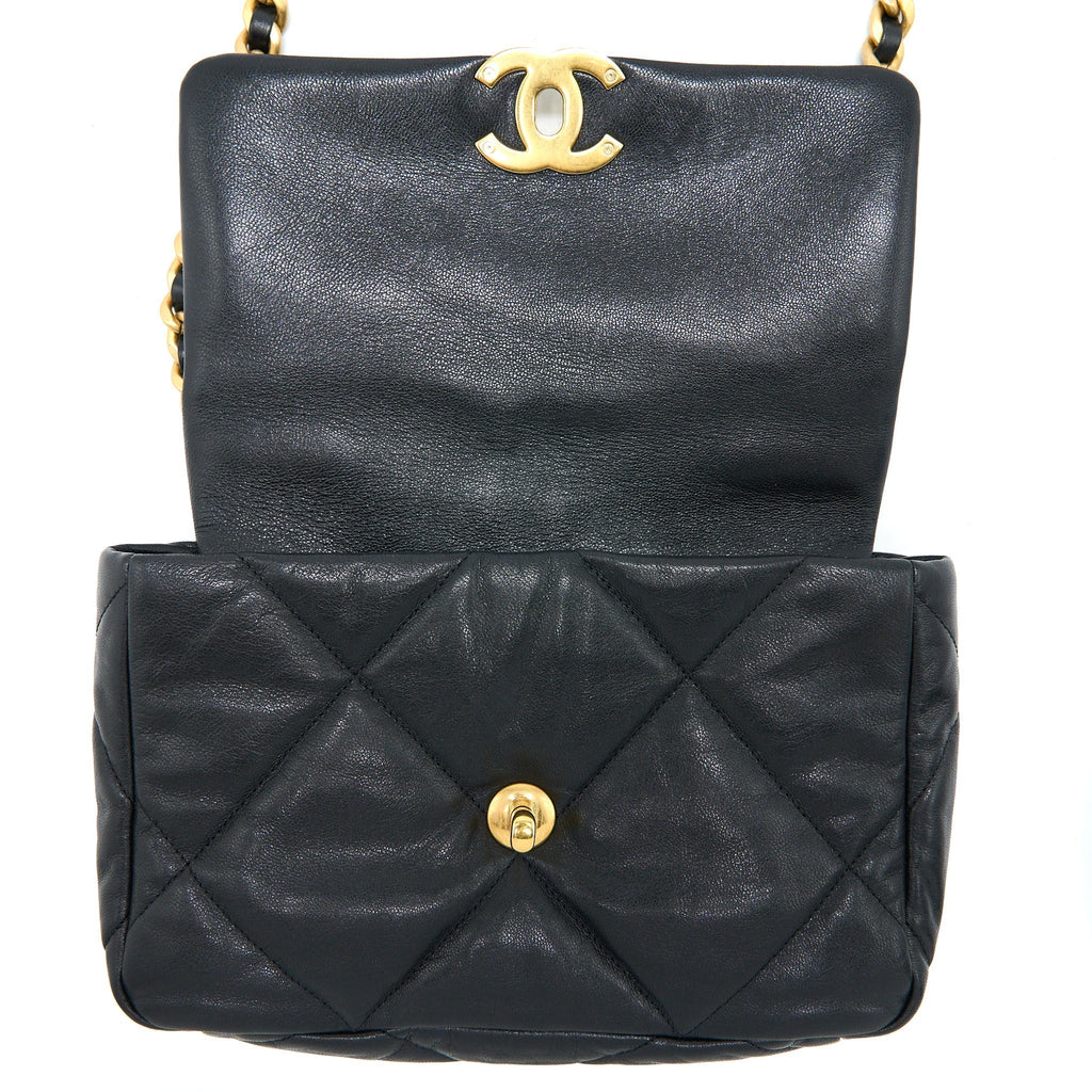 chanel-small-19-bag-lambskin-black-ghw