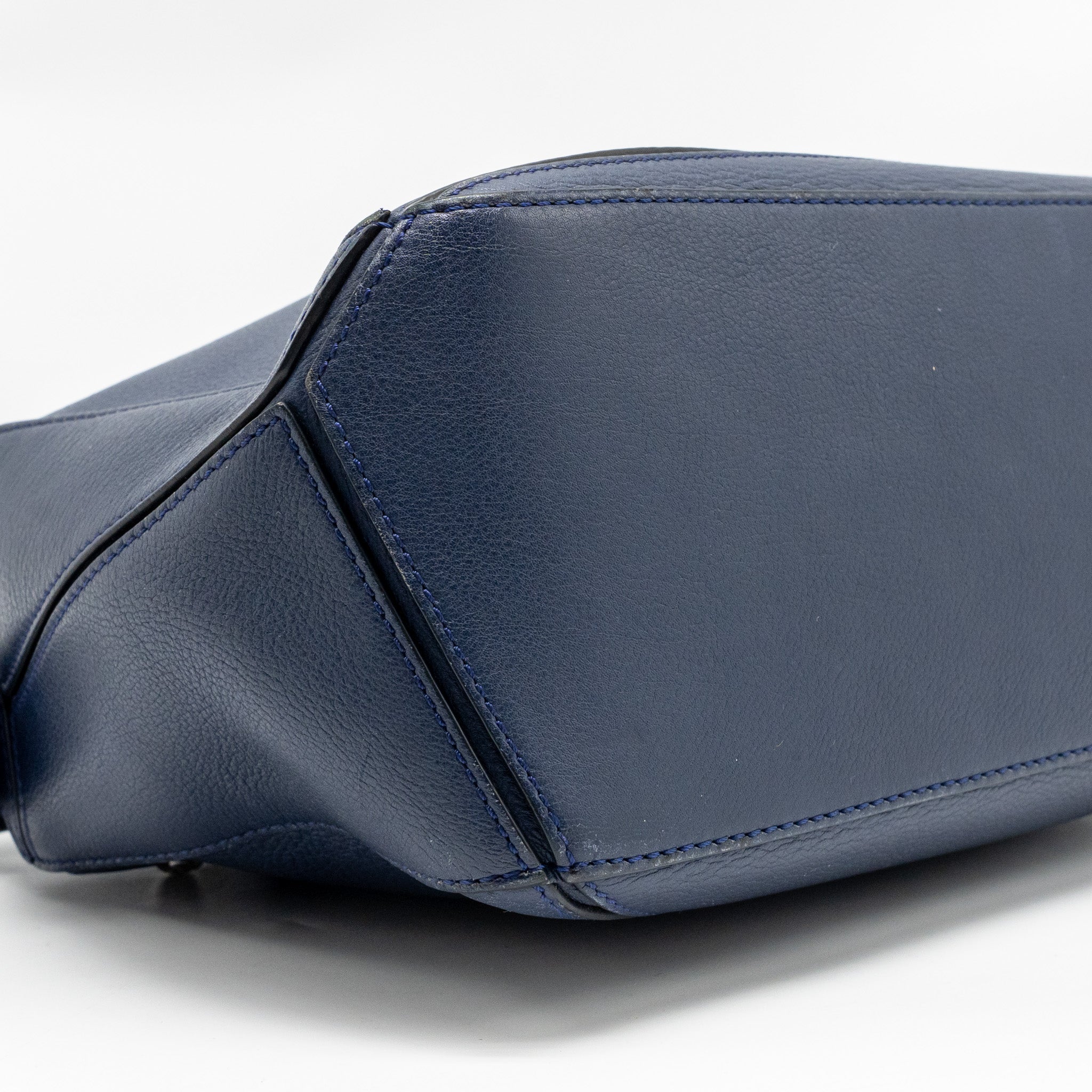 loewe-blue