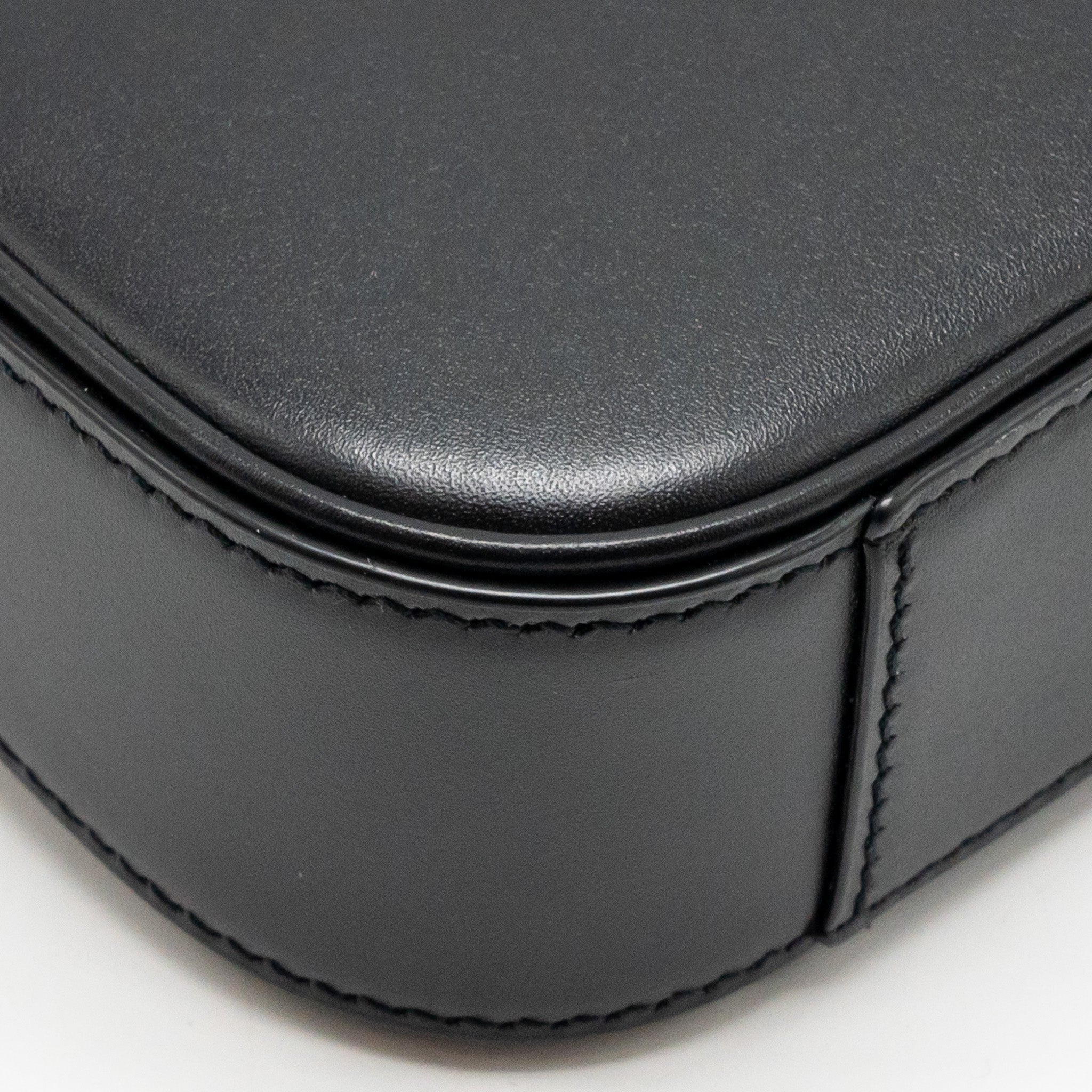 saint-laurent-ysl-mini-le-5-a-7-hobo-bag-smooth-calfskin-black-ghw-1