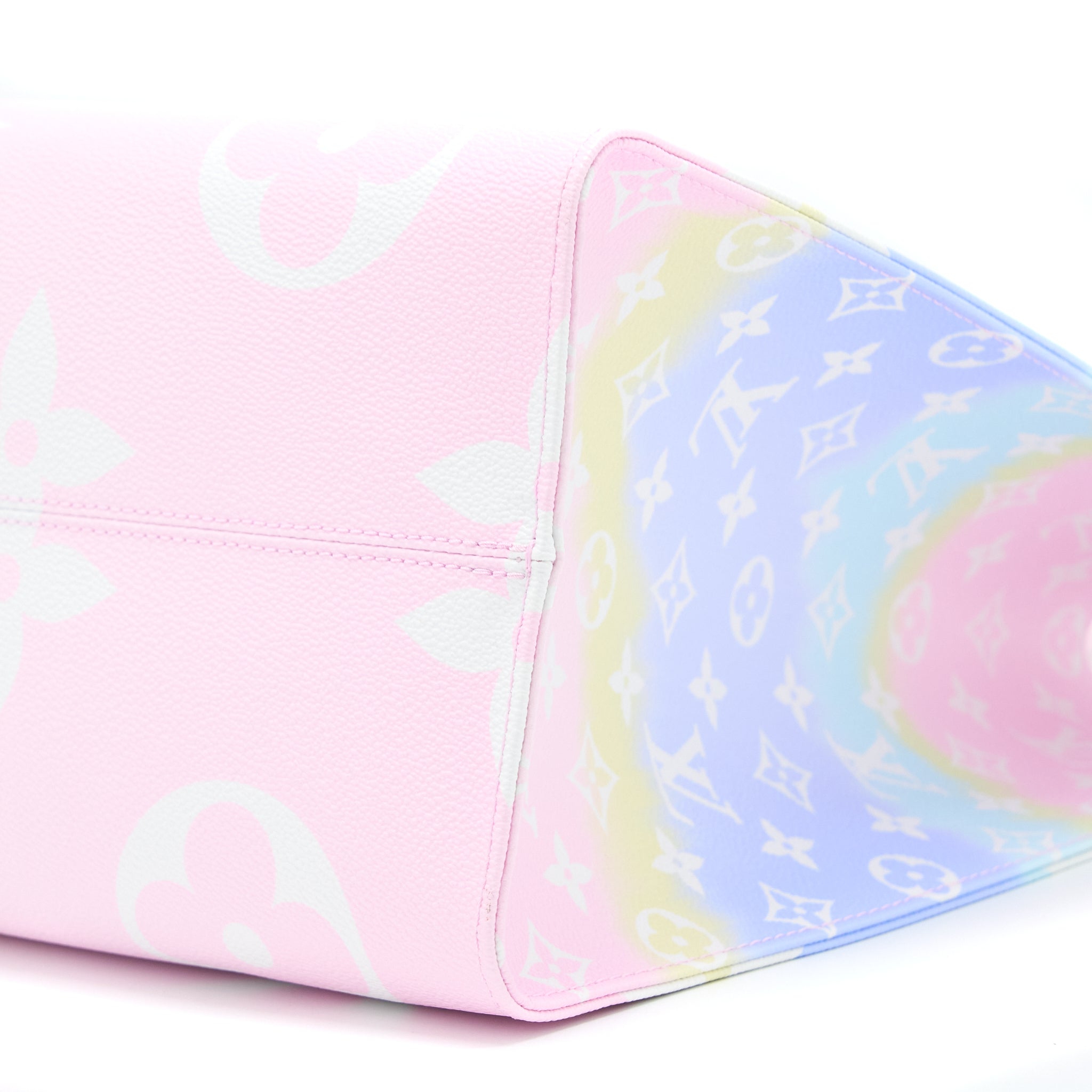 louis-vuitton-escale-onthego-gm-tote-bag-pastel-monogram-canvas-shw