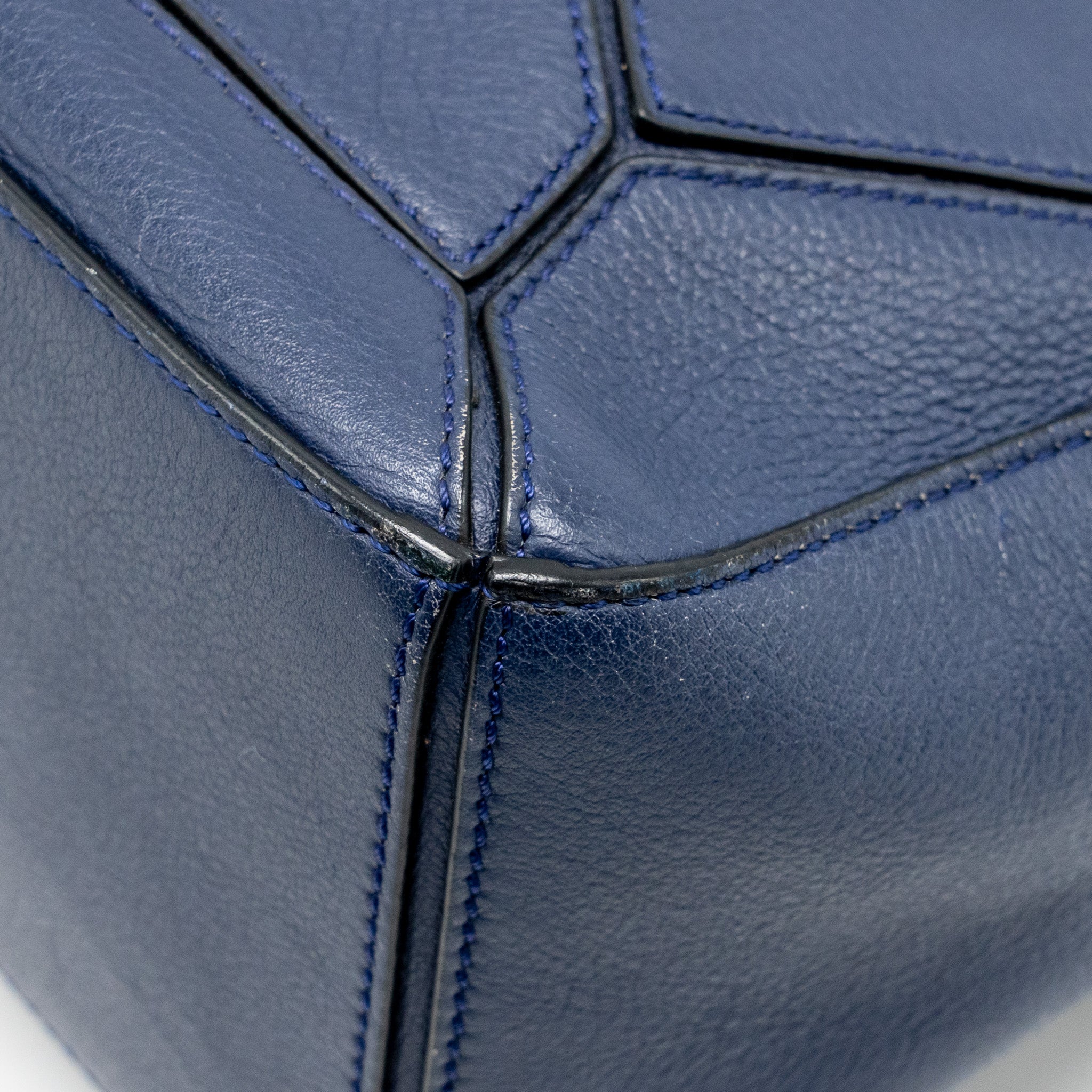 loewe-blue