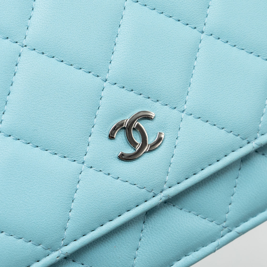 chanel-classic-wallet-on-chain-lambskin-light-blue-shw