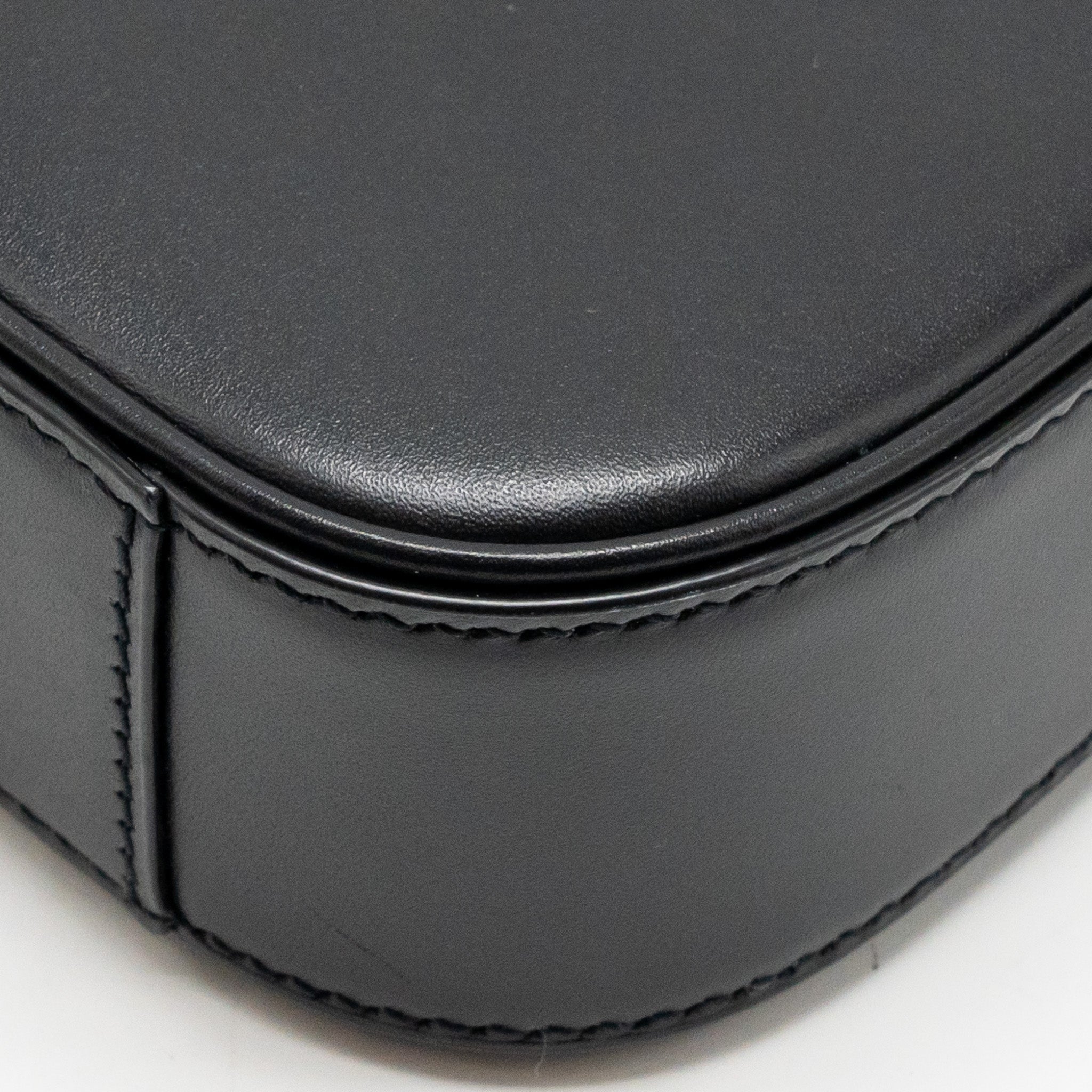 saint-laurent-ysl-mini-le-5-a-7-hobo-bag-smooth-calfskin-black-ghw-1