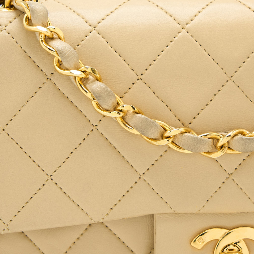 chanel-vintage-classic-double-flap-bag-lambskin-beige-ghw