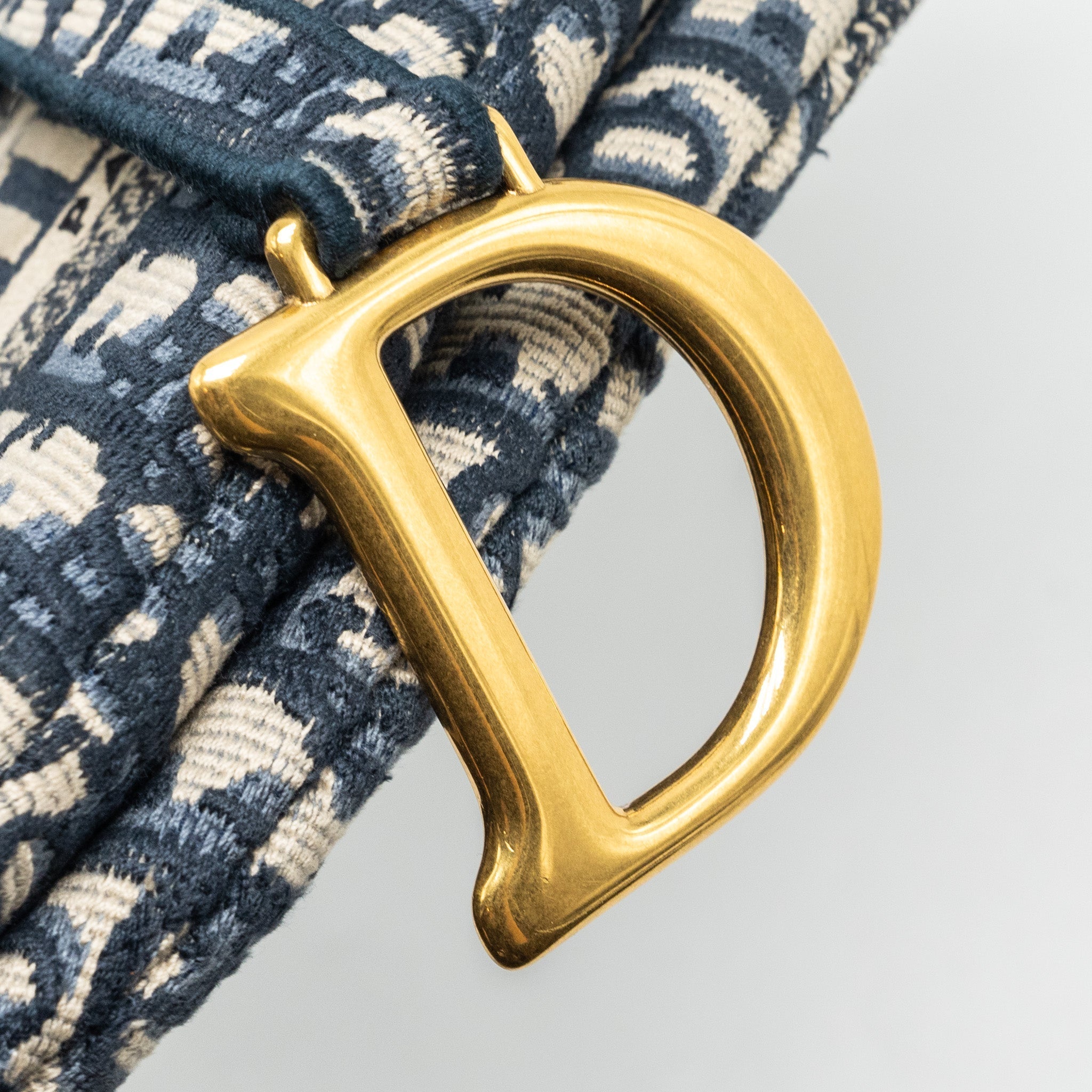 dior-medium-saddle-blue-oblique-embroidery-ghw