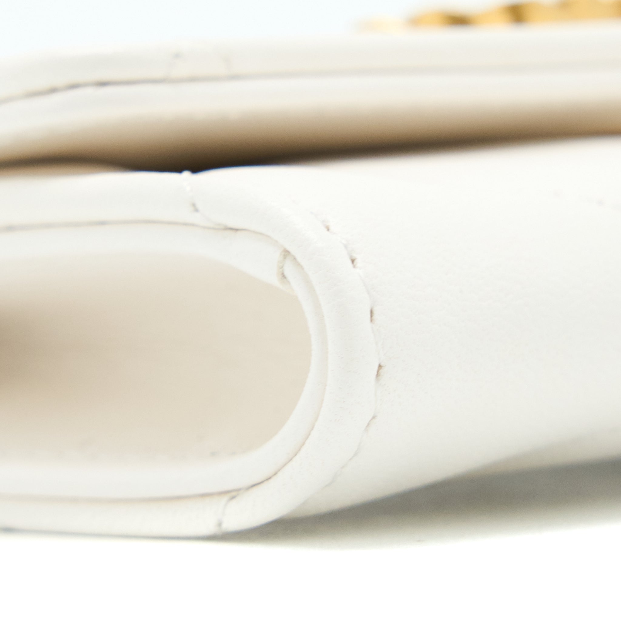 chanel-19-flap-card-holder-lambskin-white-brushed-ghw-microchip