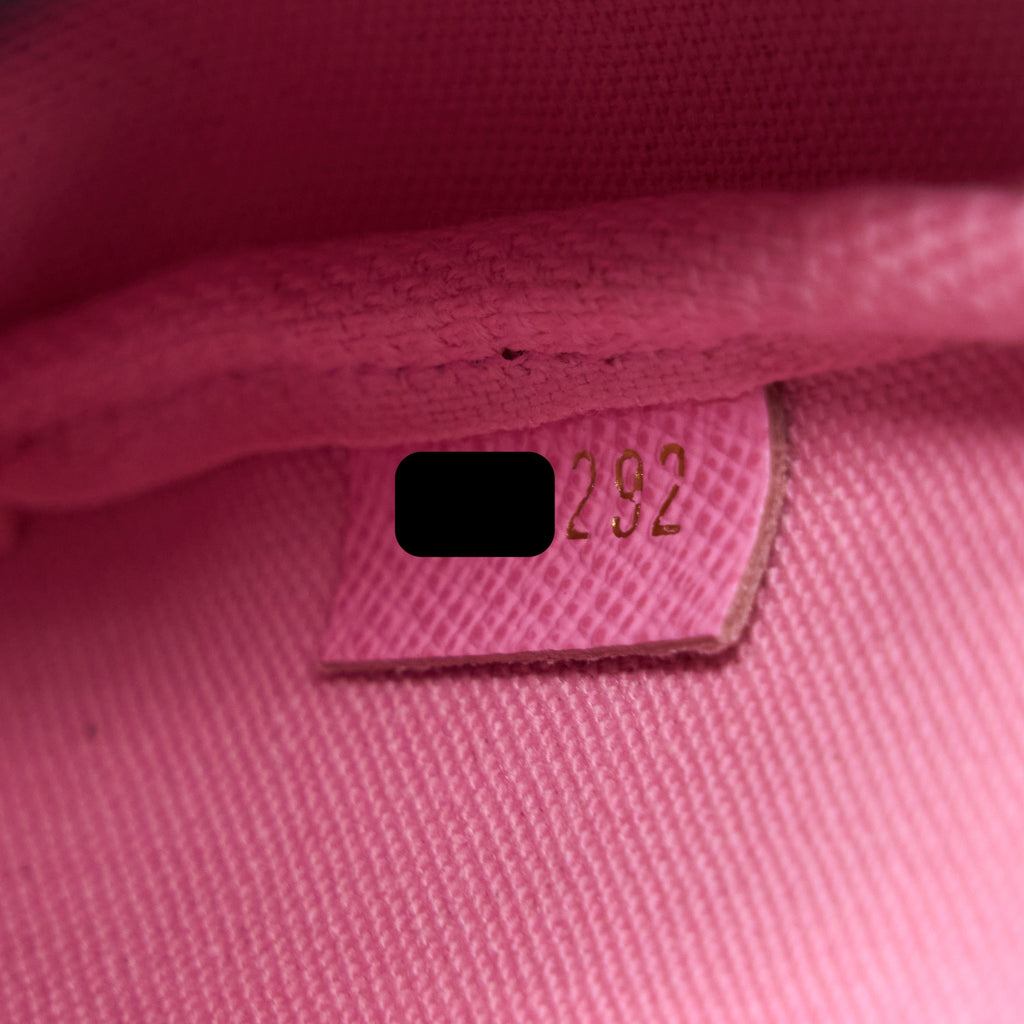 louis-vuitton-2022-christmas-limited-mini-pochette-accessories-monogram-paris-boutique