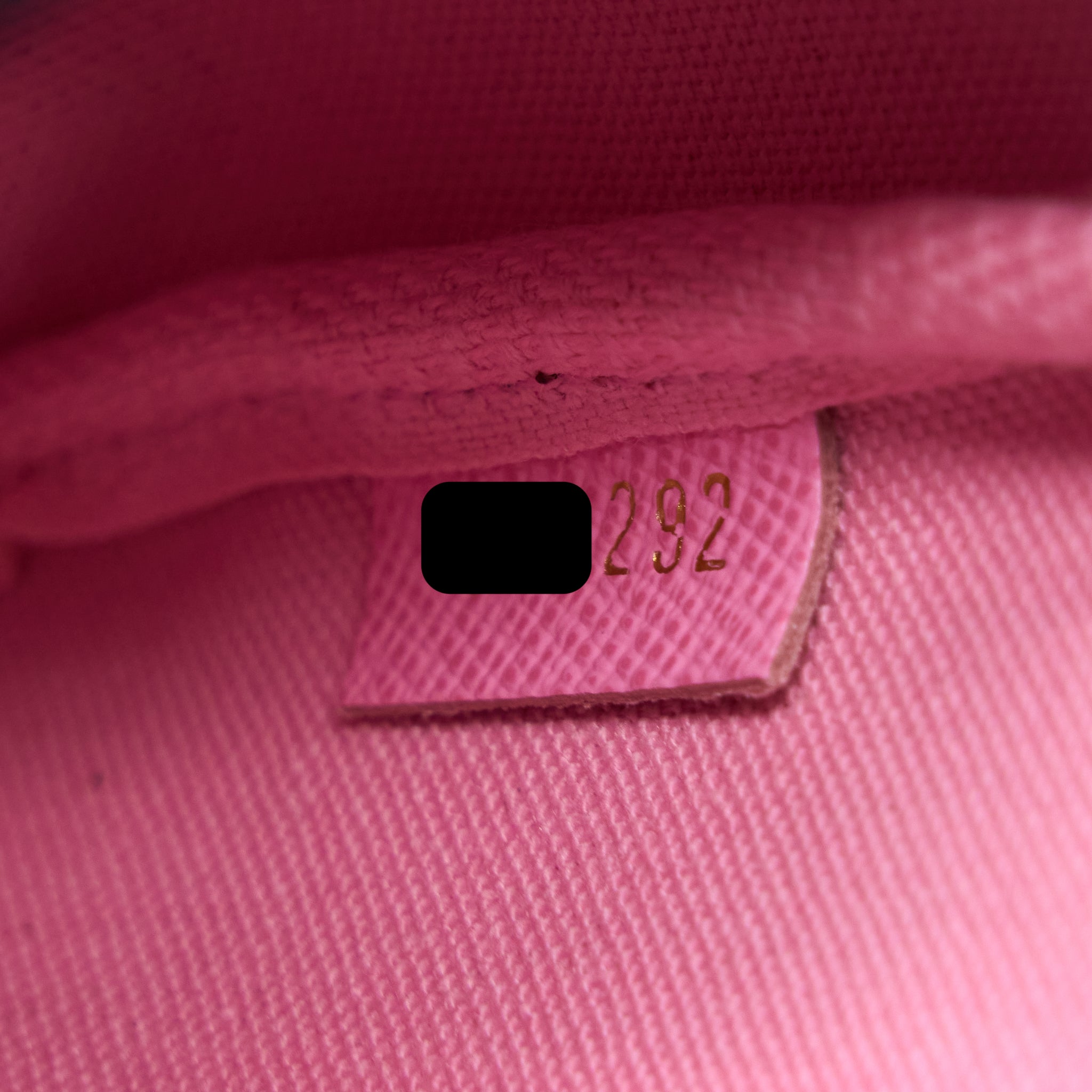 louis-vuitton-2022-christmas-limited-mini-pochette-accessories-monogram-paris-boutique