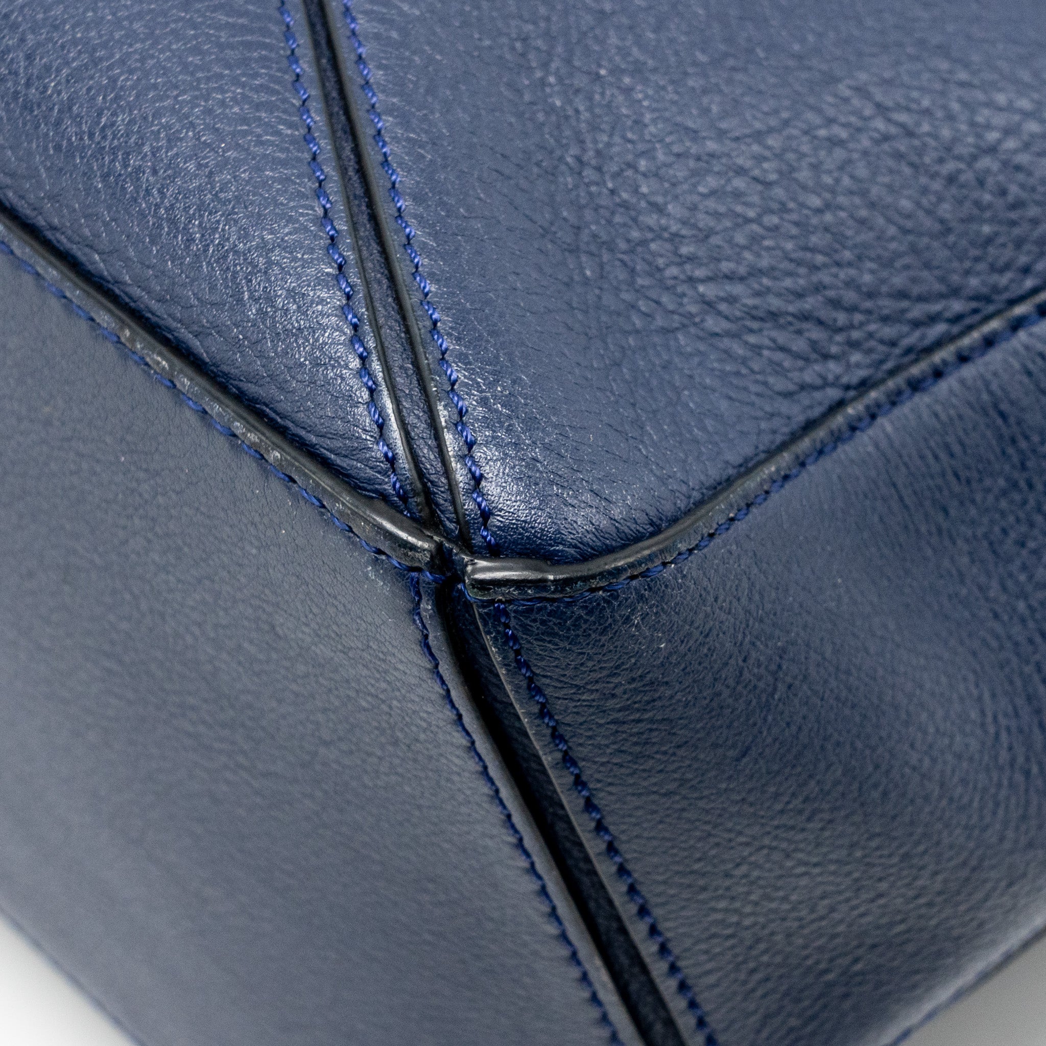 loewe-blue