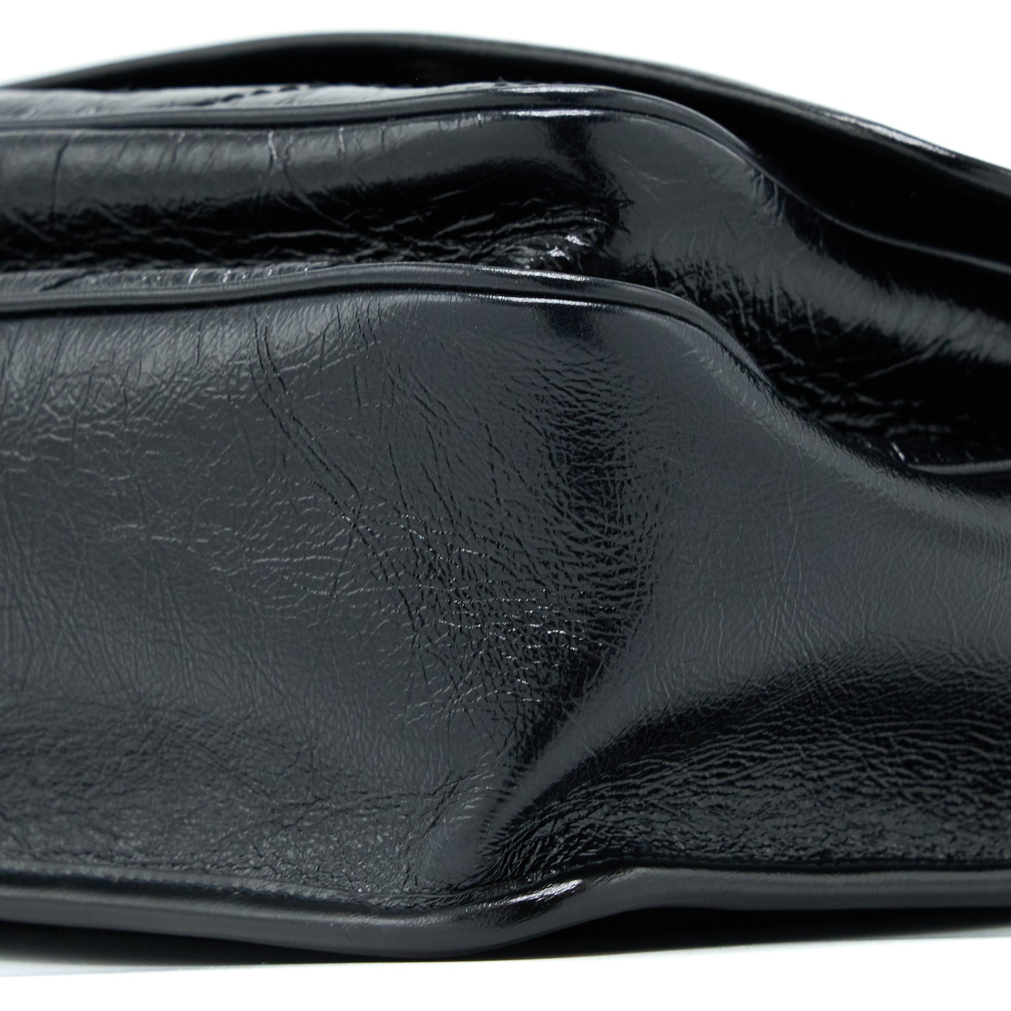 saint-laurent-medium-niki-chain-bag-aged-calfskin-black-ruthenium-hardware