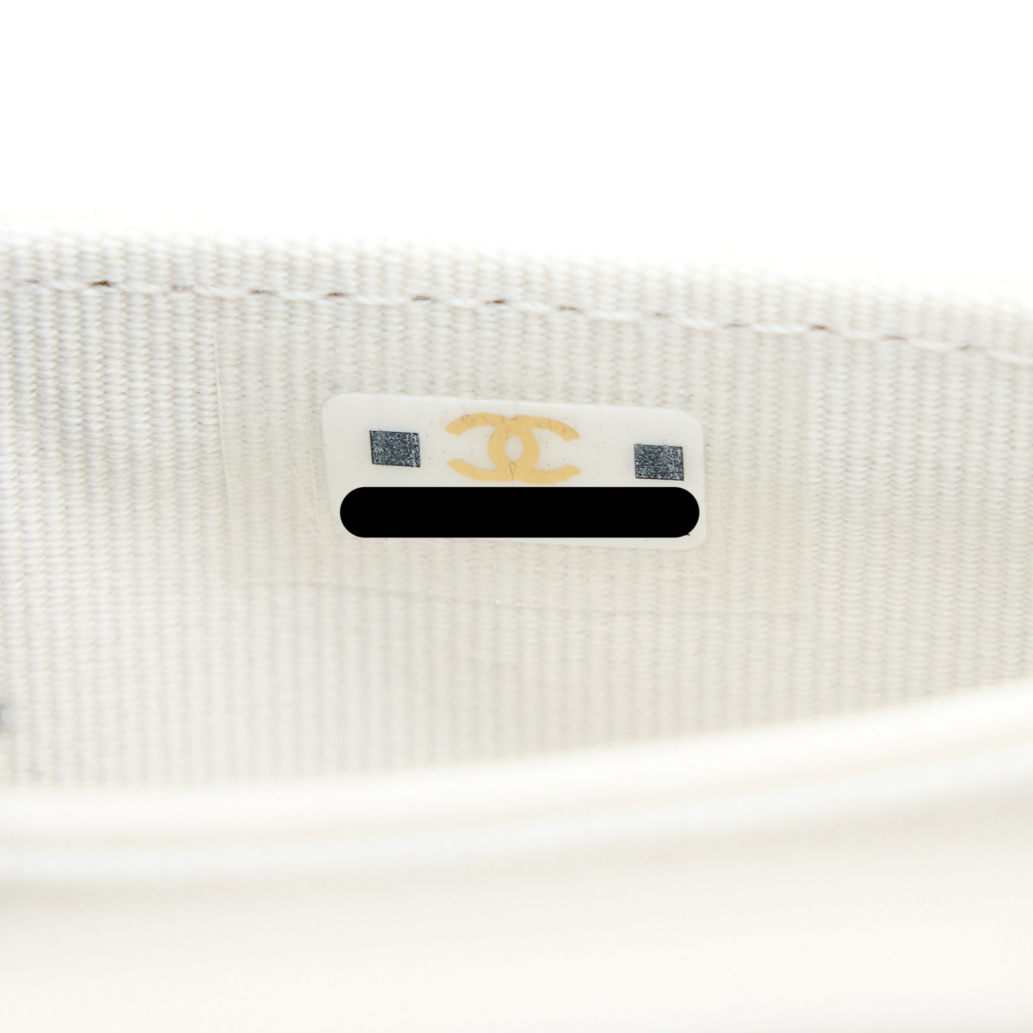chanel-19-flap-card-holder-lambskin-white-brushed-ghw-microchip