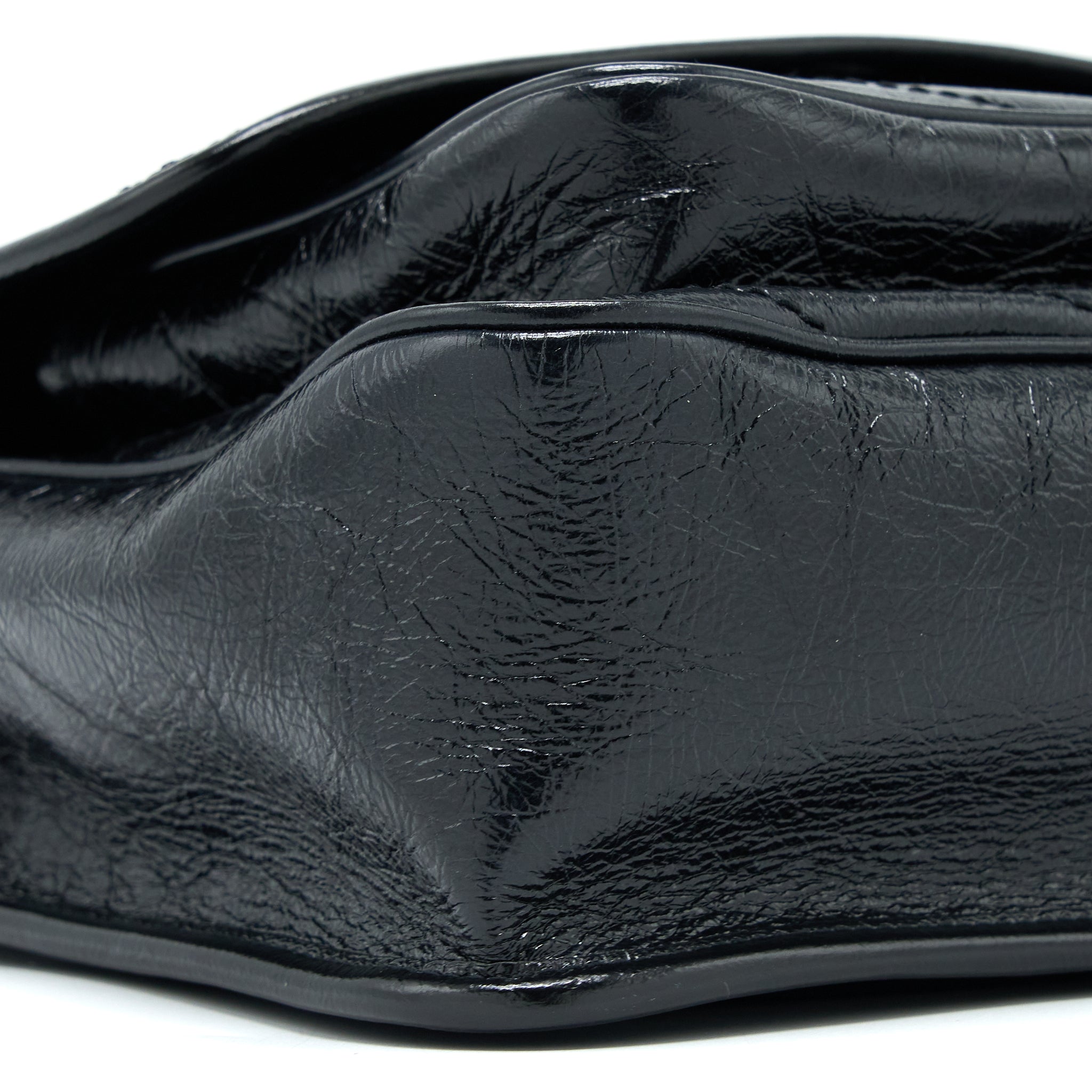 saint-laurent-medium-niki-chain-bag-aged-calfskin-black-ruthenium-hardware
