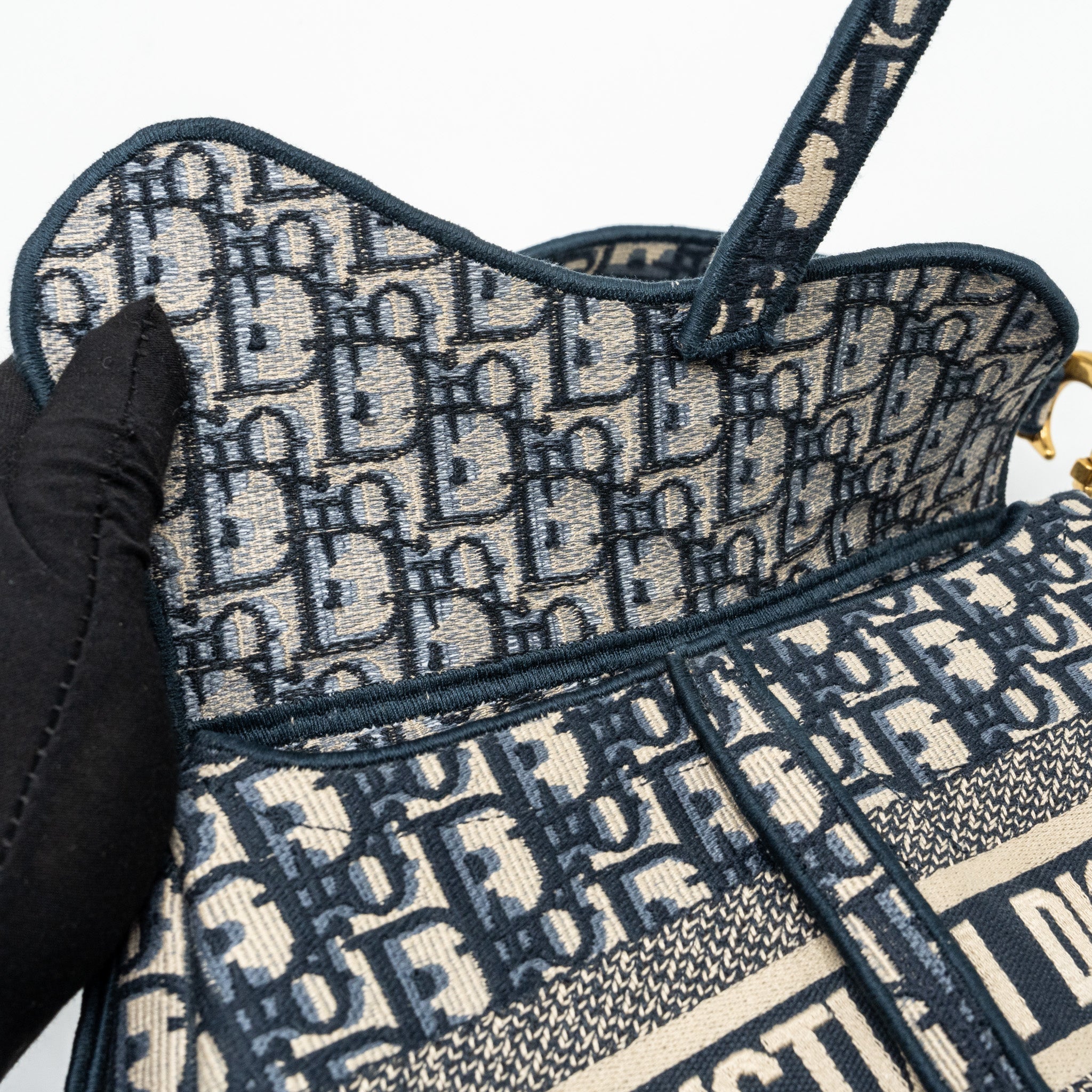 dior-medium-saddle-blue-oblique-embroidery-ghw