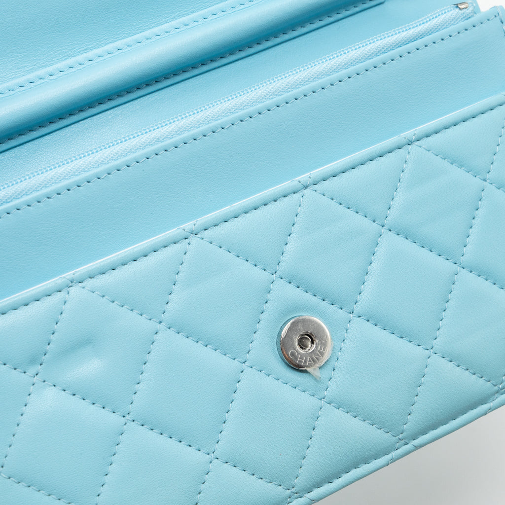 chanel-classic-wallet-on-chain-lambskin-light-blue-shw