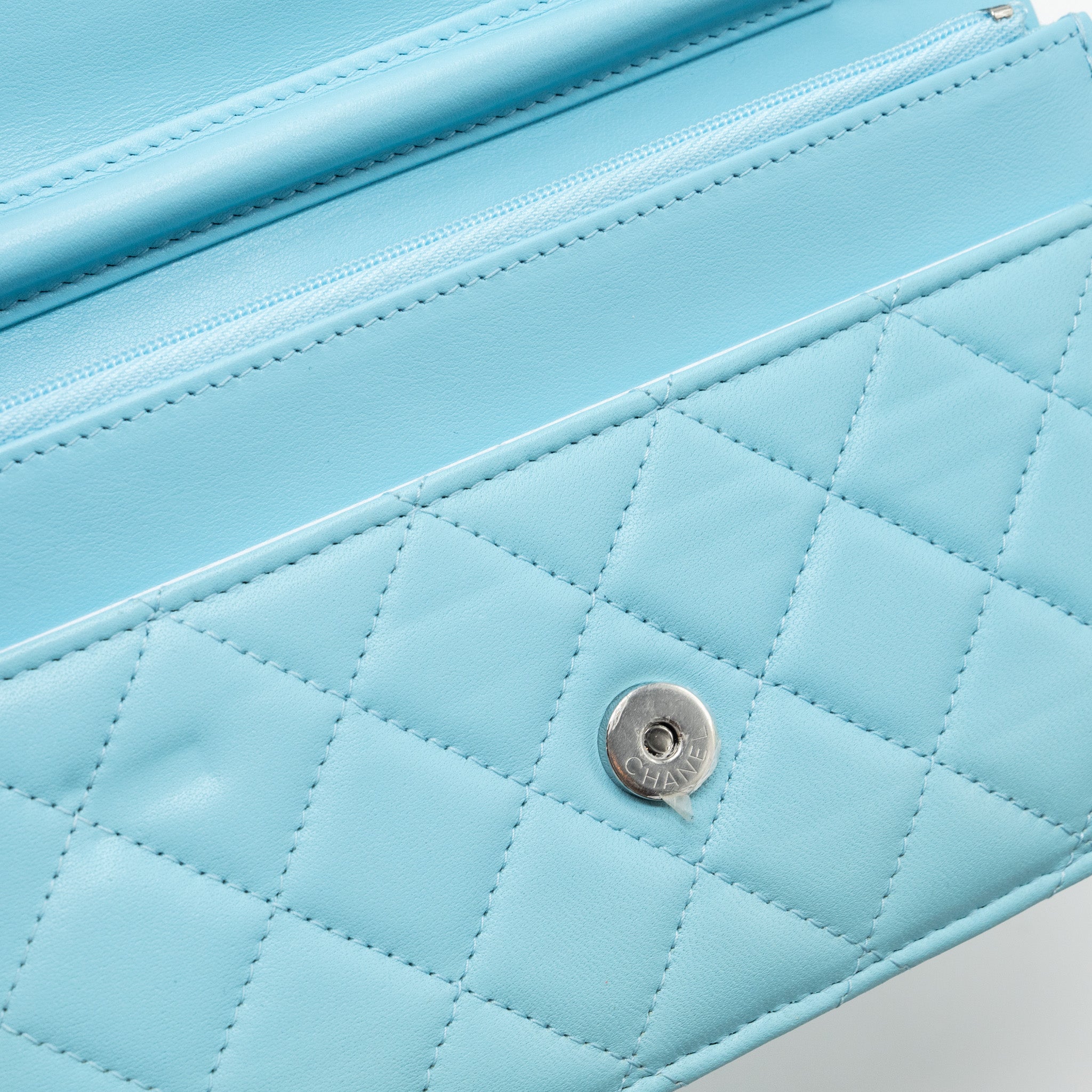 chanel-classic-wallet-on-chain-lambskin-light-blue-shw