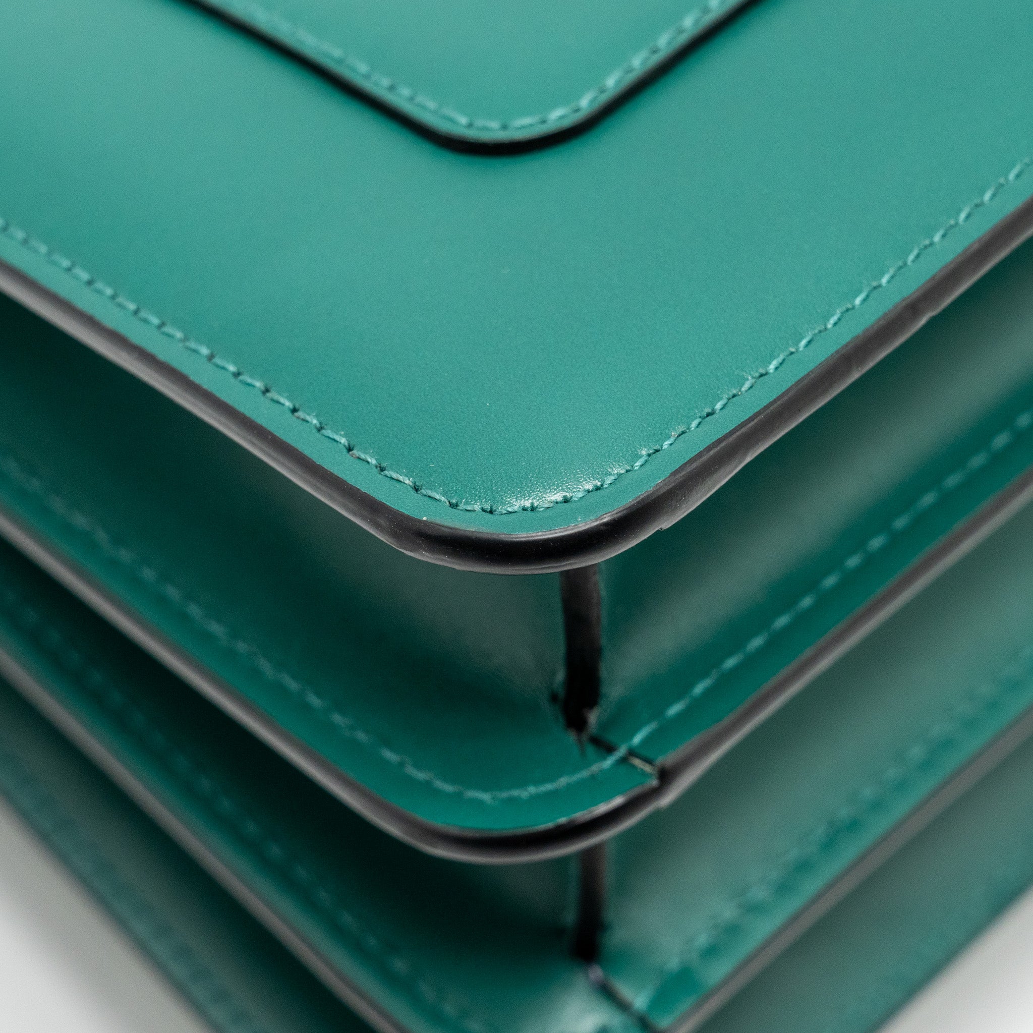 bvlgari-serpenti-forever-top-handle-calfskin-green-ghw