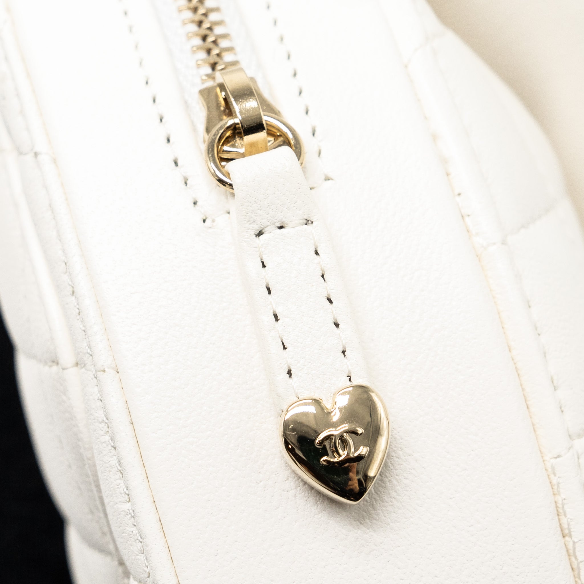 chanel-22s-small-heart-bag-lambskin-white-lghw-1
