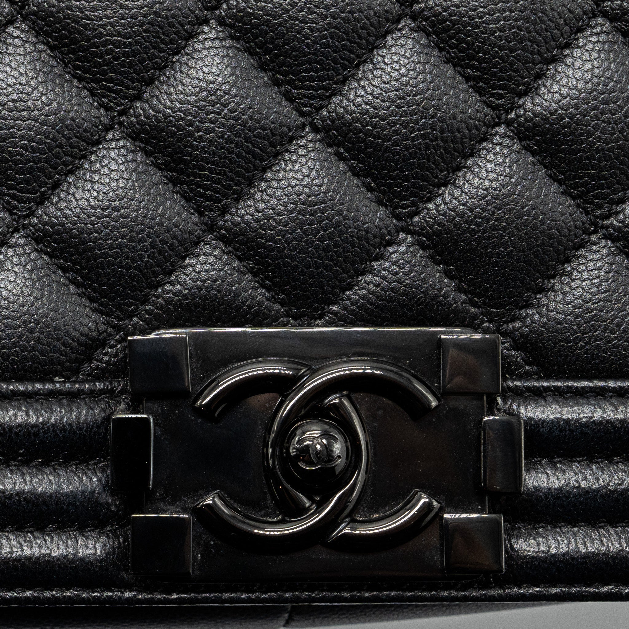 chanel-medium-boy-bag-caviar-so-black-black-hardware