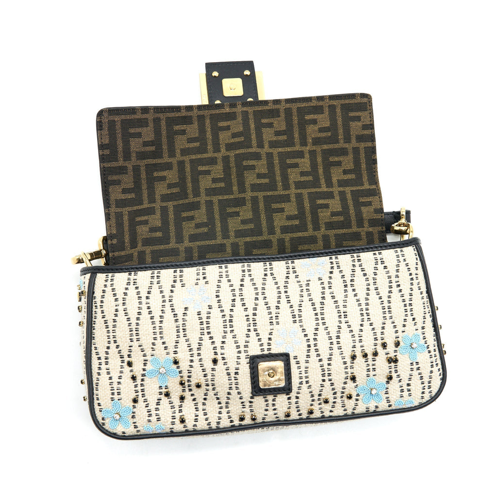 fendi-baguette-iconic-medium-white-raffia-bag-multicolor-1
