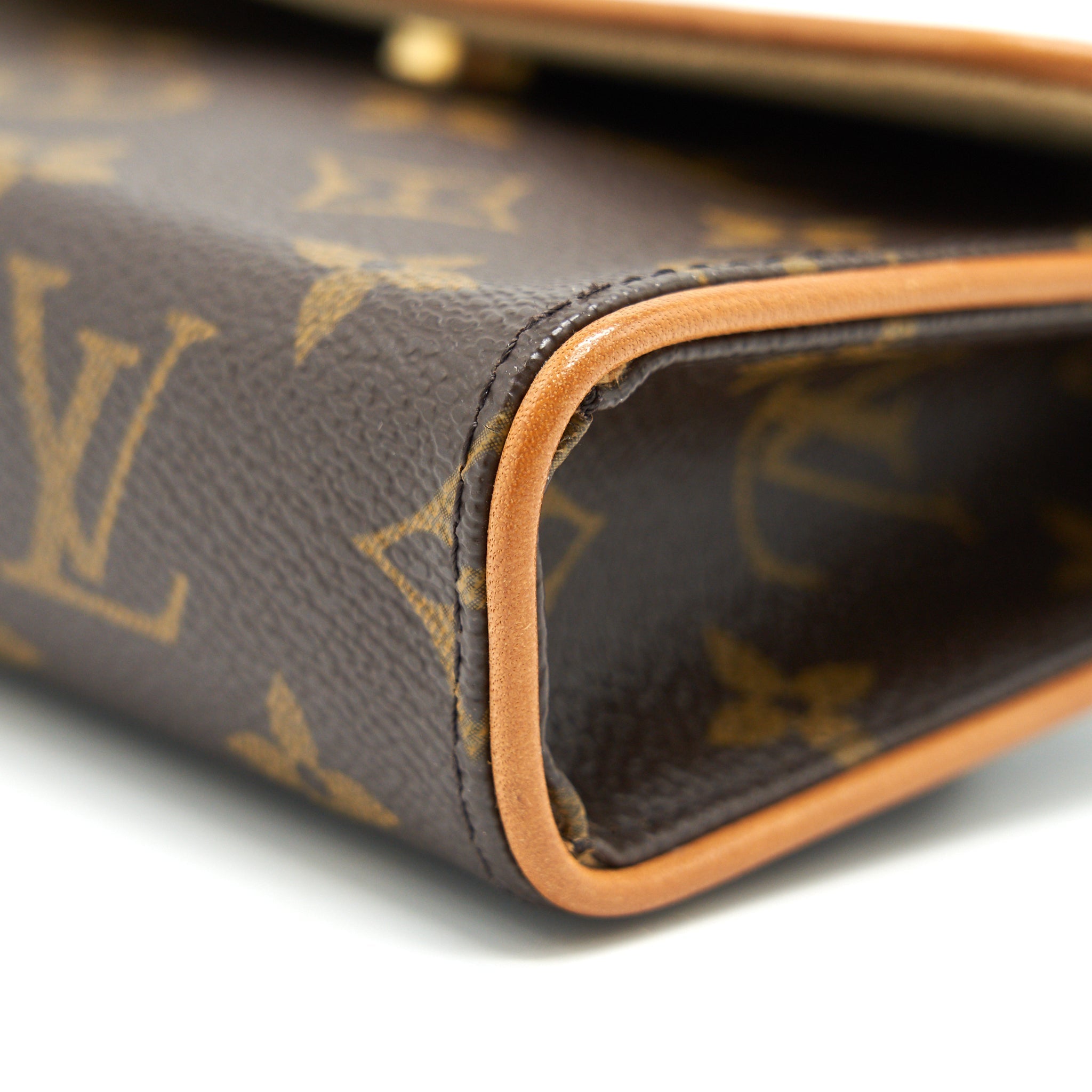 louis-vuitton-monogram-canvas-galliera-gm-bag-1
