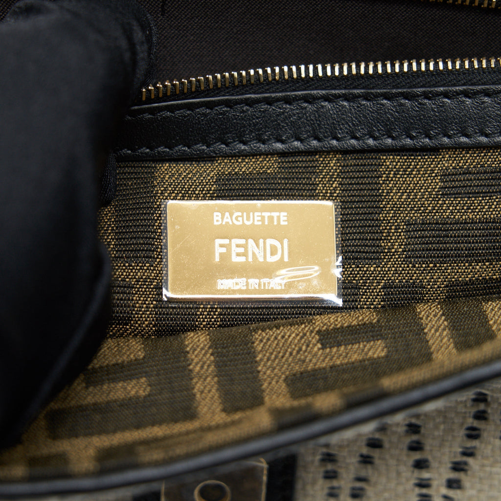 fendi-baguette-iconic-medium-white-raffia-bag-multicolor-1