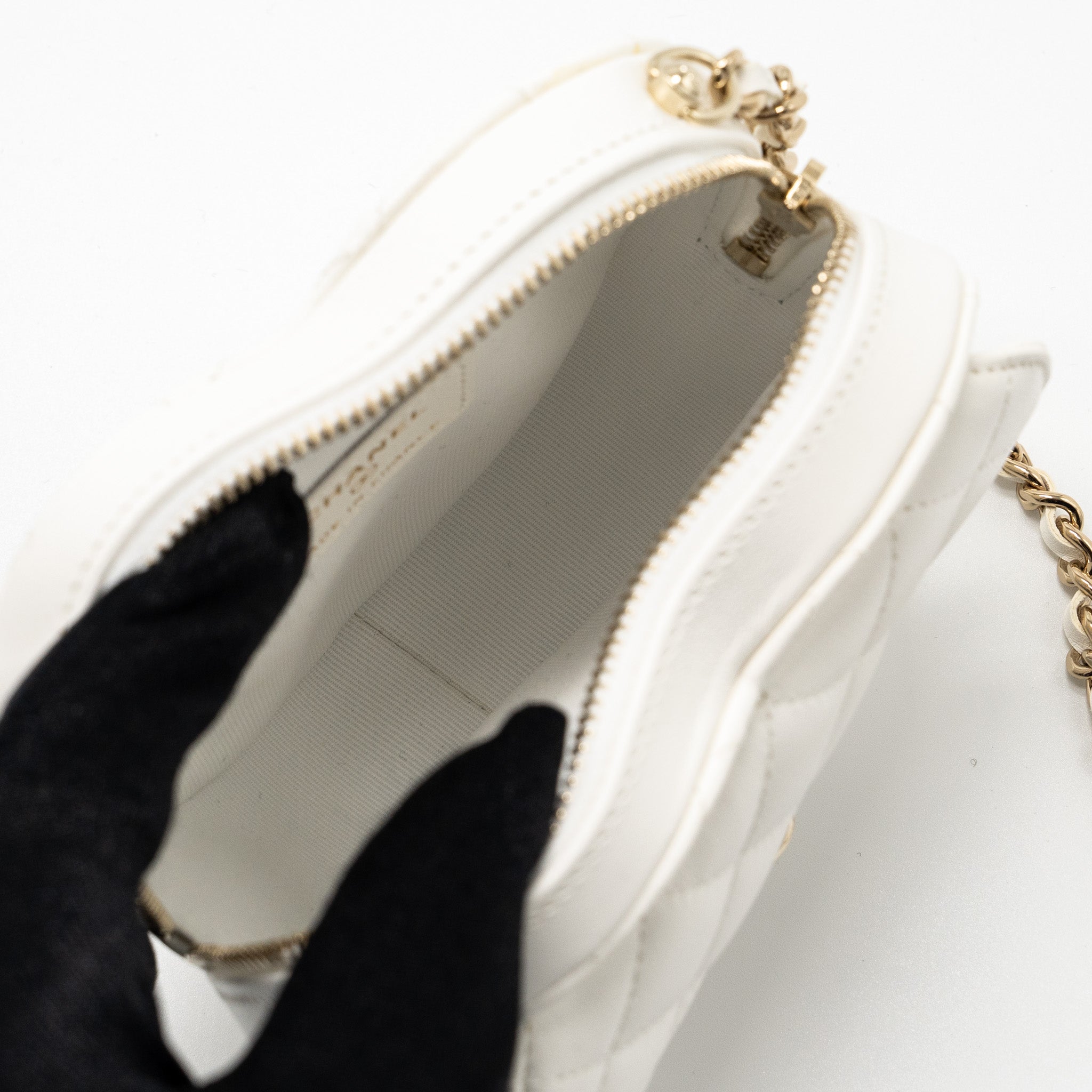chanel-22s-small-heart-bag-lambskin-white-lghw-1
