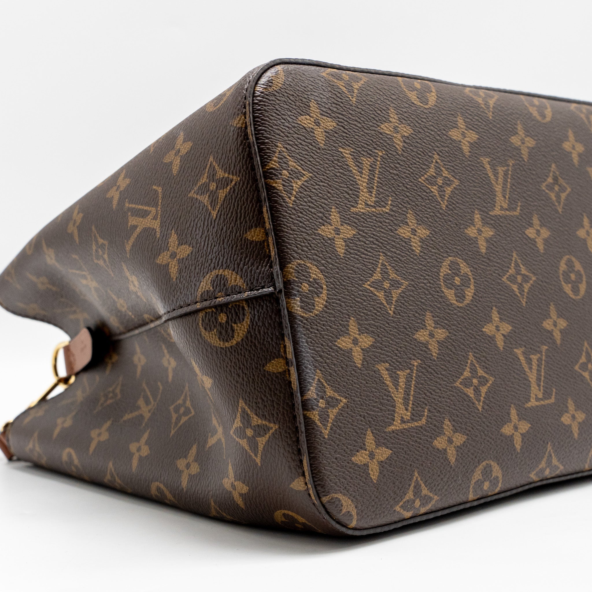 louis-vuitton-neonoe-mm-monogram-canvas-caramel-ghw