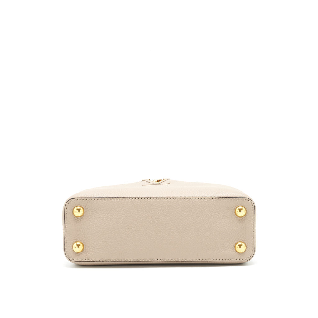 louis-vuitton-capucines-bb-taurillon-galet-ghw