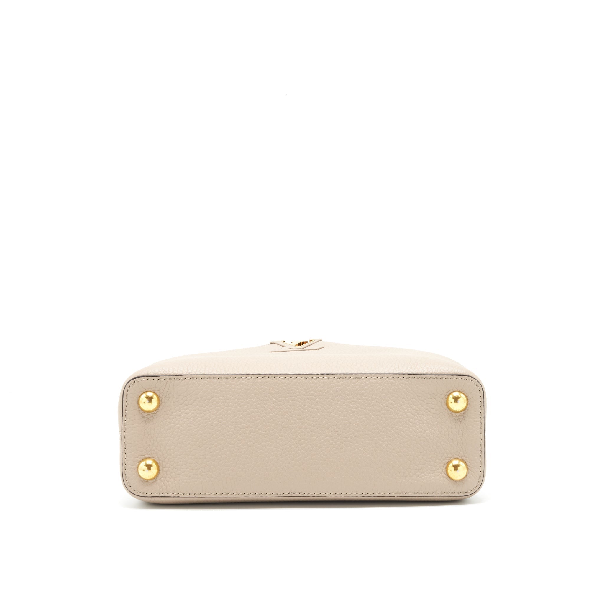 louis-vuitton-capucines-bb-taurillon-galet-ghw
