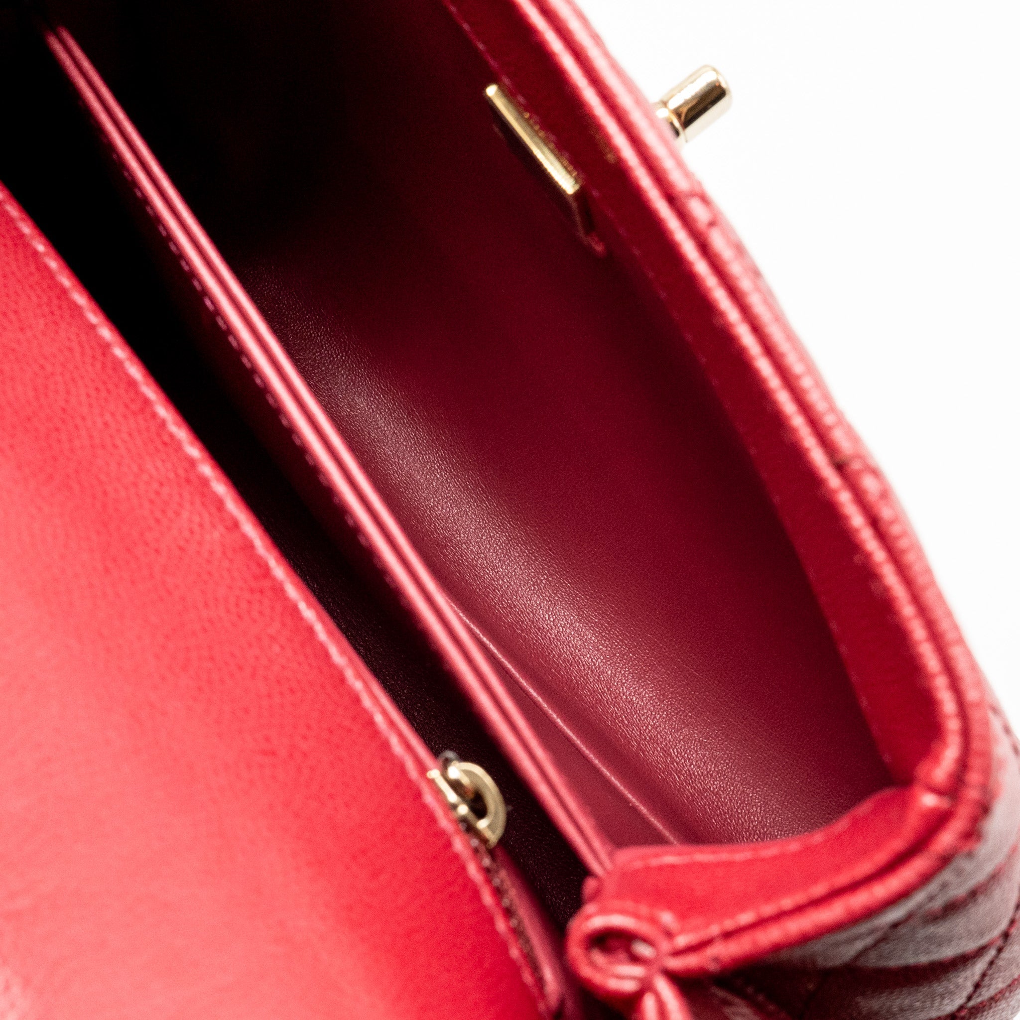 chanel-small-coco-handle-caviar-red-lghw-microchip